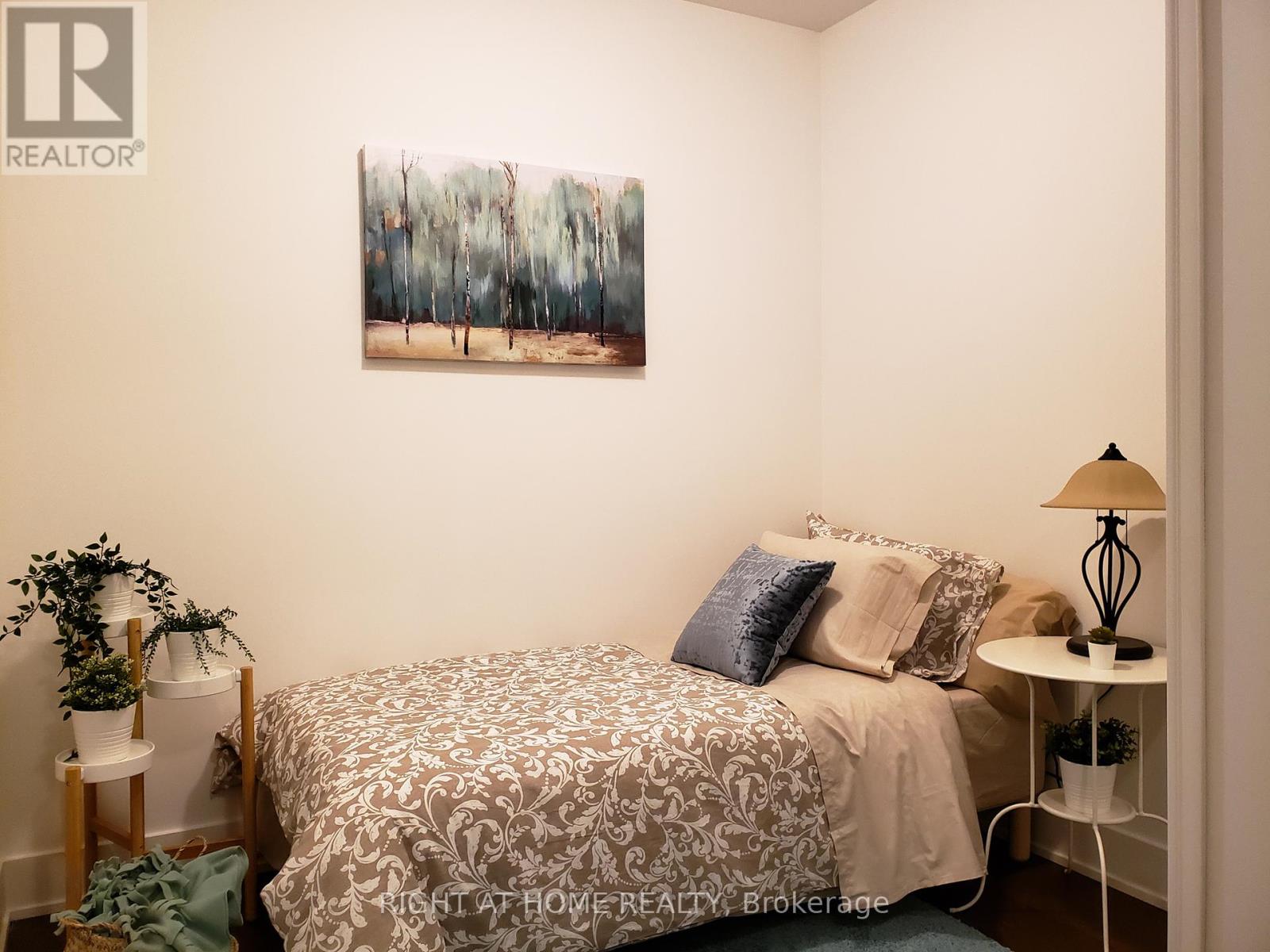 1610 - 200 Bloor Street W, Toronto, Ontario  M5S 0B1 - Photo 6 - C12312798