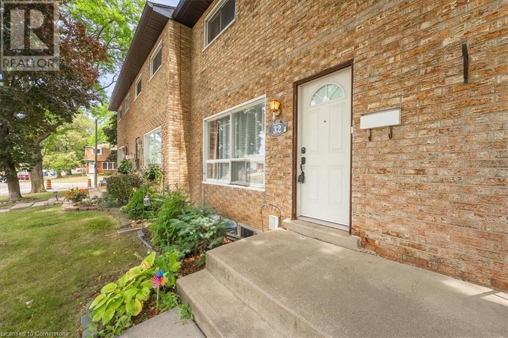 Property at 32 RIVERDALE Drive image 4