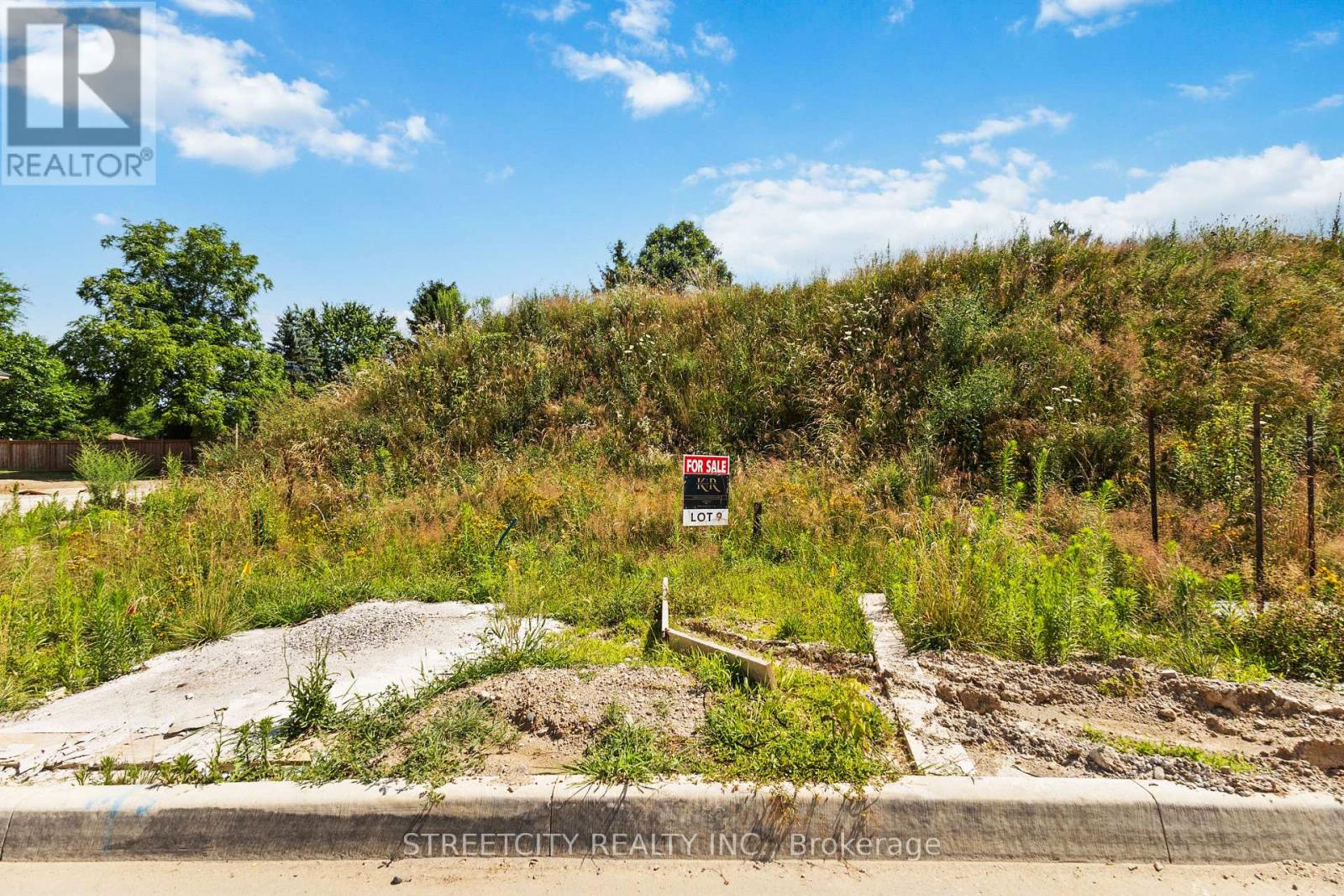 9 - 7100 Kilbourne Road, London South, Ontario  N6P 1K7 - Photo 1 - X8442954