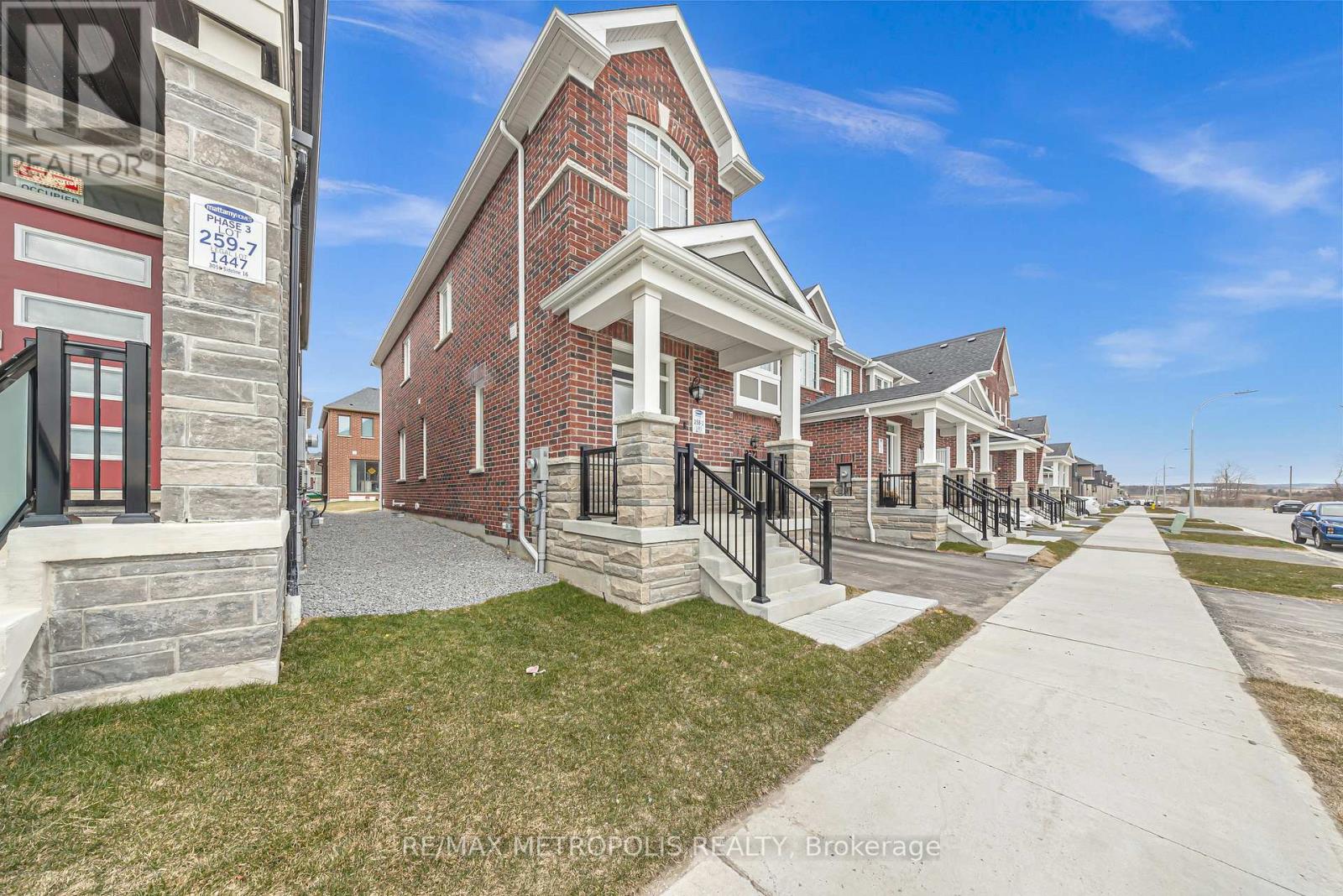 Property at 3070 SIDELINE 16 image 2