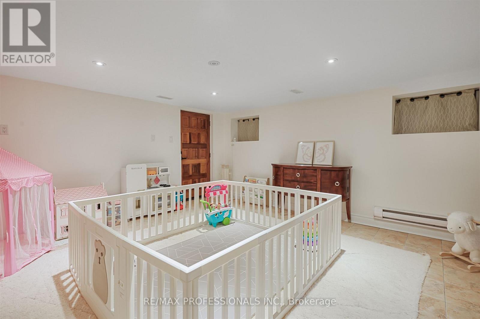 53 Tilden Crescent, Toronto, Ontario  M9P 1V8 - Photo 34 - W12312740