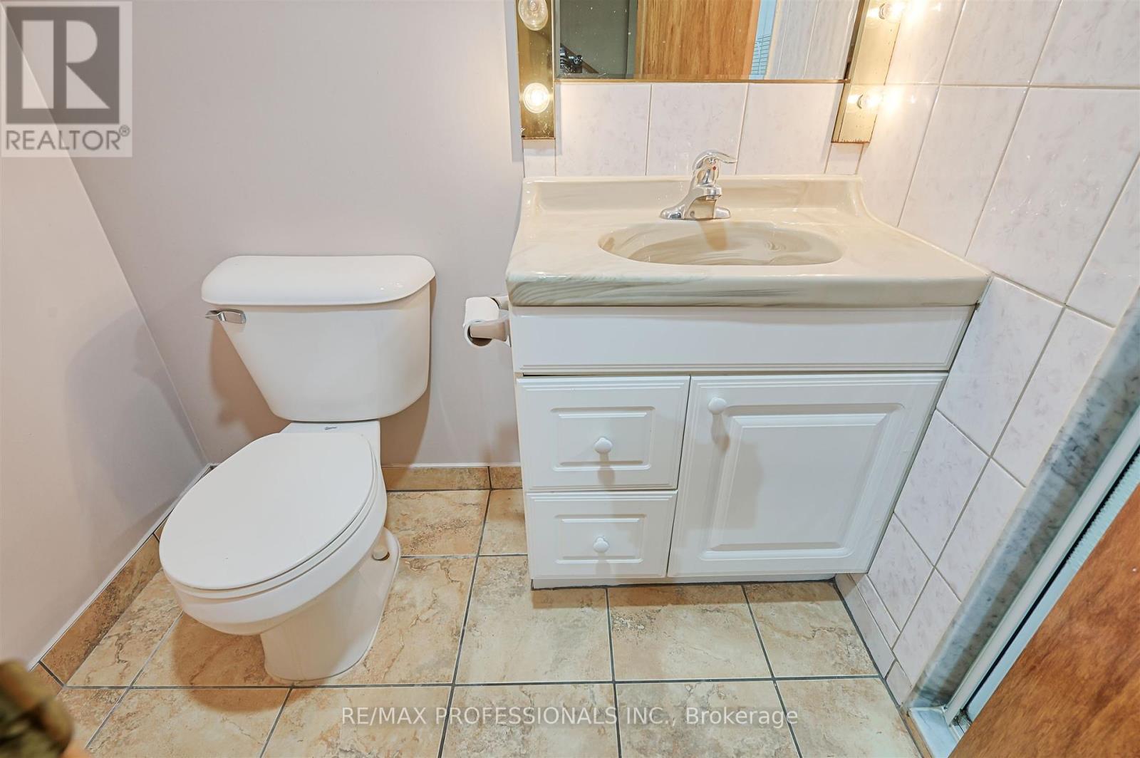 53 Tilden Crescent, Toronto, Ontario  M9P 1V8 - Photo 39 - W12312740