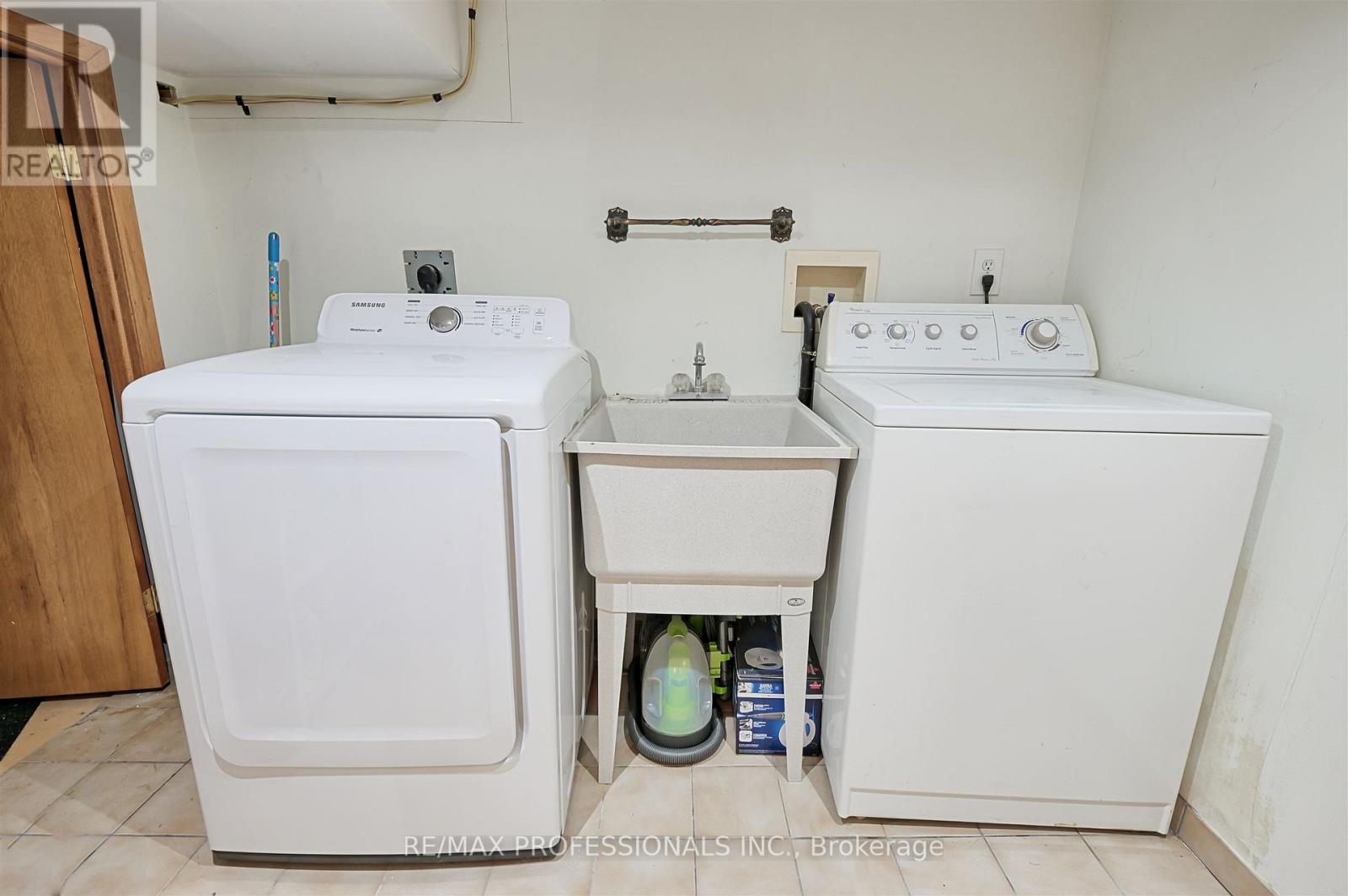 53 Tilden Crescent, Toronto, Ontario  M9P 1V8 - Photo 40 - W12312740