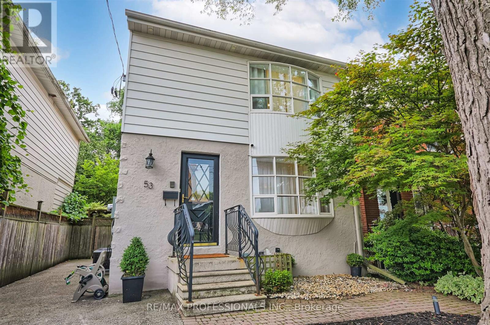 53 Tilden Crescent, Toronto, Ontario  M9P 1V8 - Photo 7 - W12312740