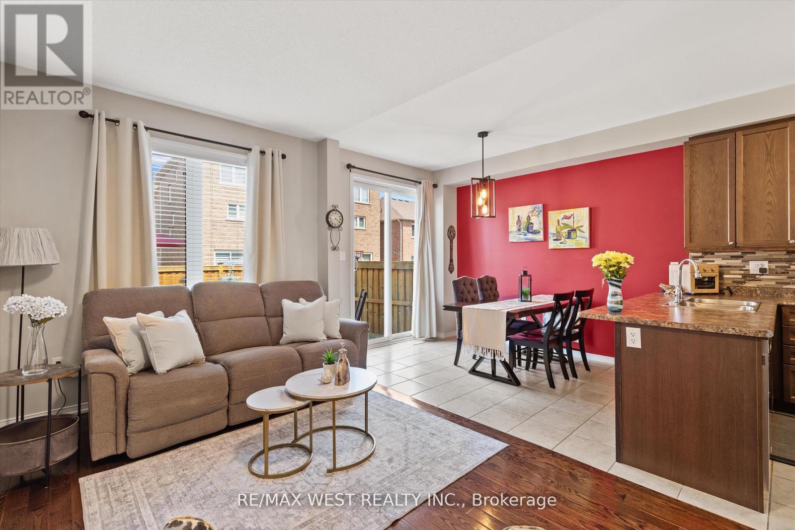 164 Sussexvale Drive, Brampton, Ontario  L6R 3R2 - Photo 11 - W12312779