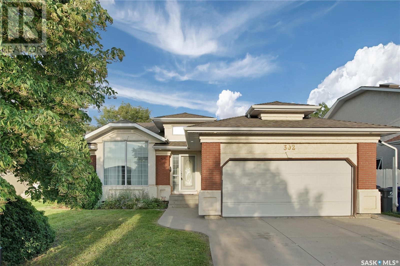 Property at 302 Blackthorn CRESCENT image 1