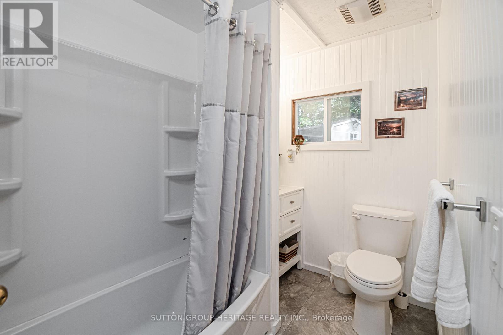 250 Younge Lane, Frontenac, Ontario  K0H 1T0 - Photo 21 - X12150013