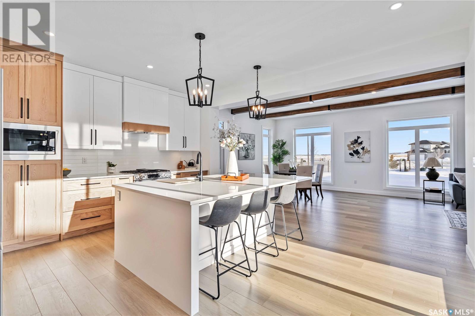Property at 327 Woolf BAY image 4