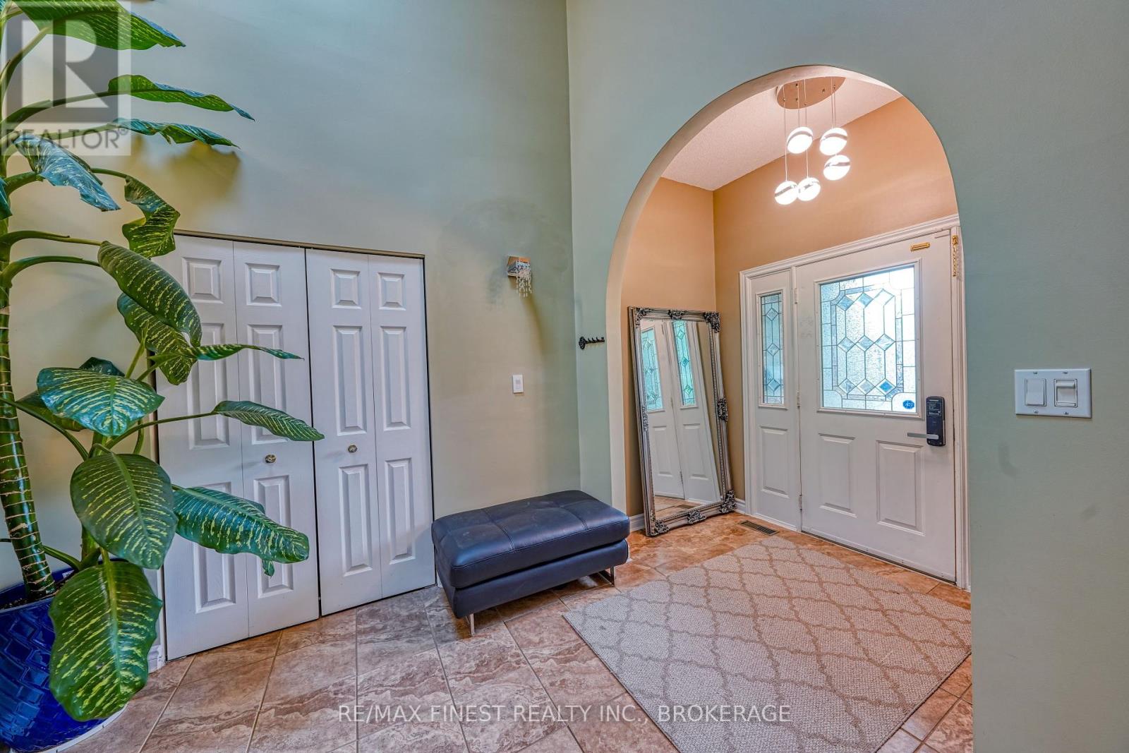 1082 Caitlin Crescent, Kingston, Ontario  K7P 2S4 - Photo 3 - X12313027