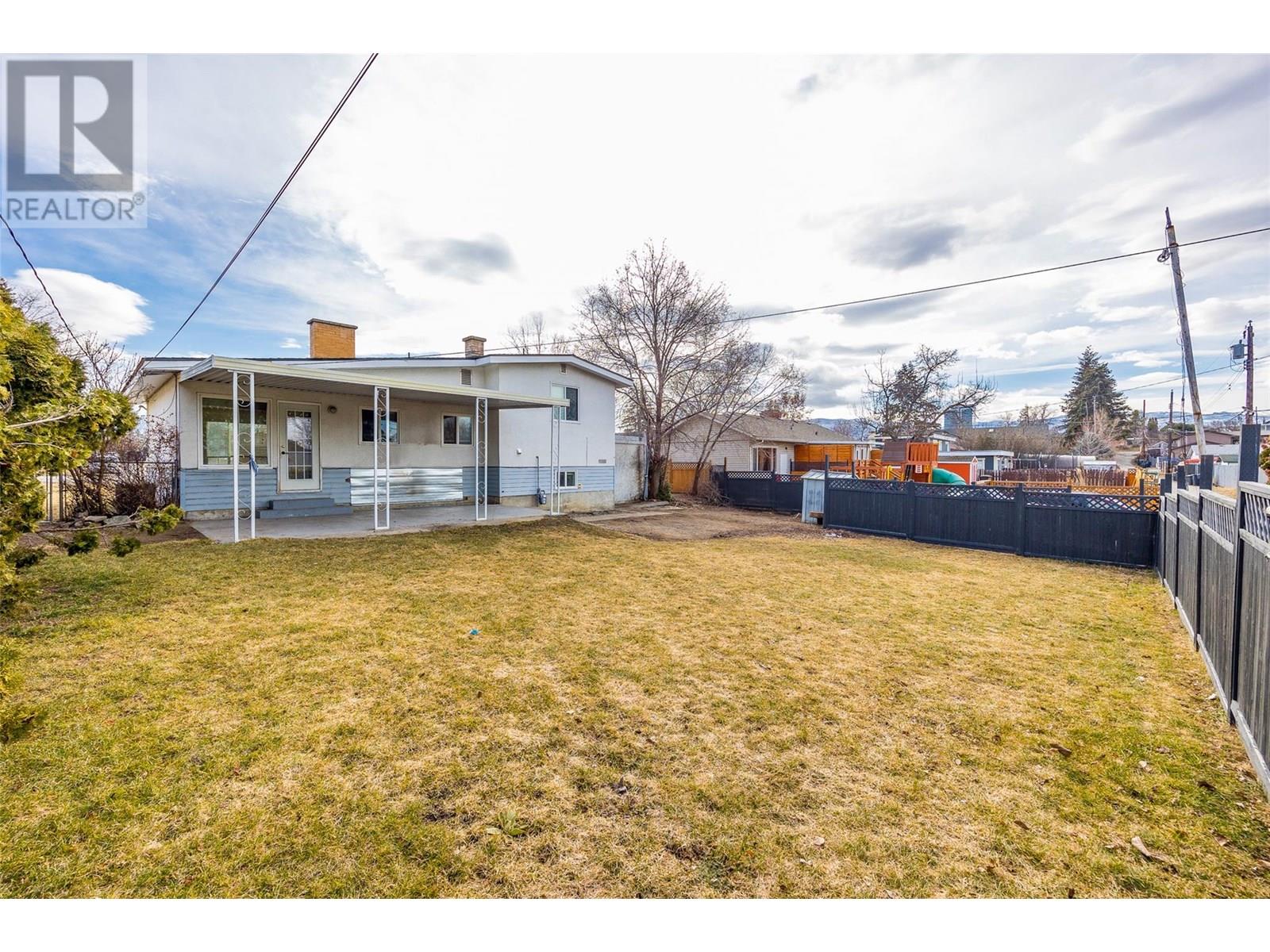 1388 Cherry Crescent W, Kelowna, British Columbia  V1Y 3X8 - Photo 39 - 10357600