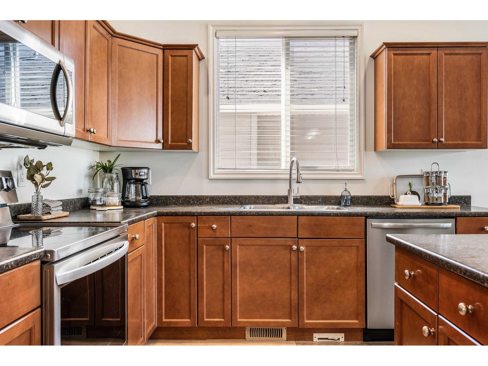 Property at 9343 COOTE STREET image 2