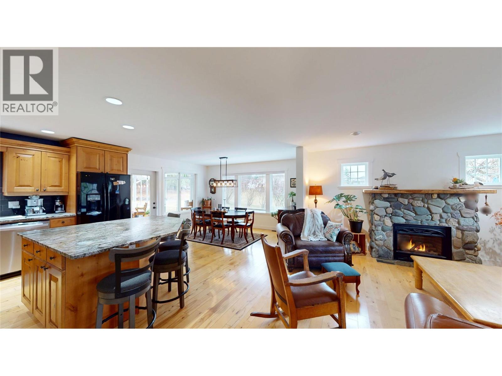 1324 8TH Avenue N, Creston, BC V0B1G6