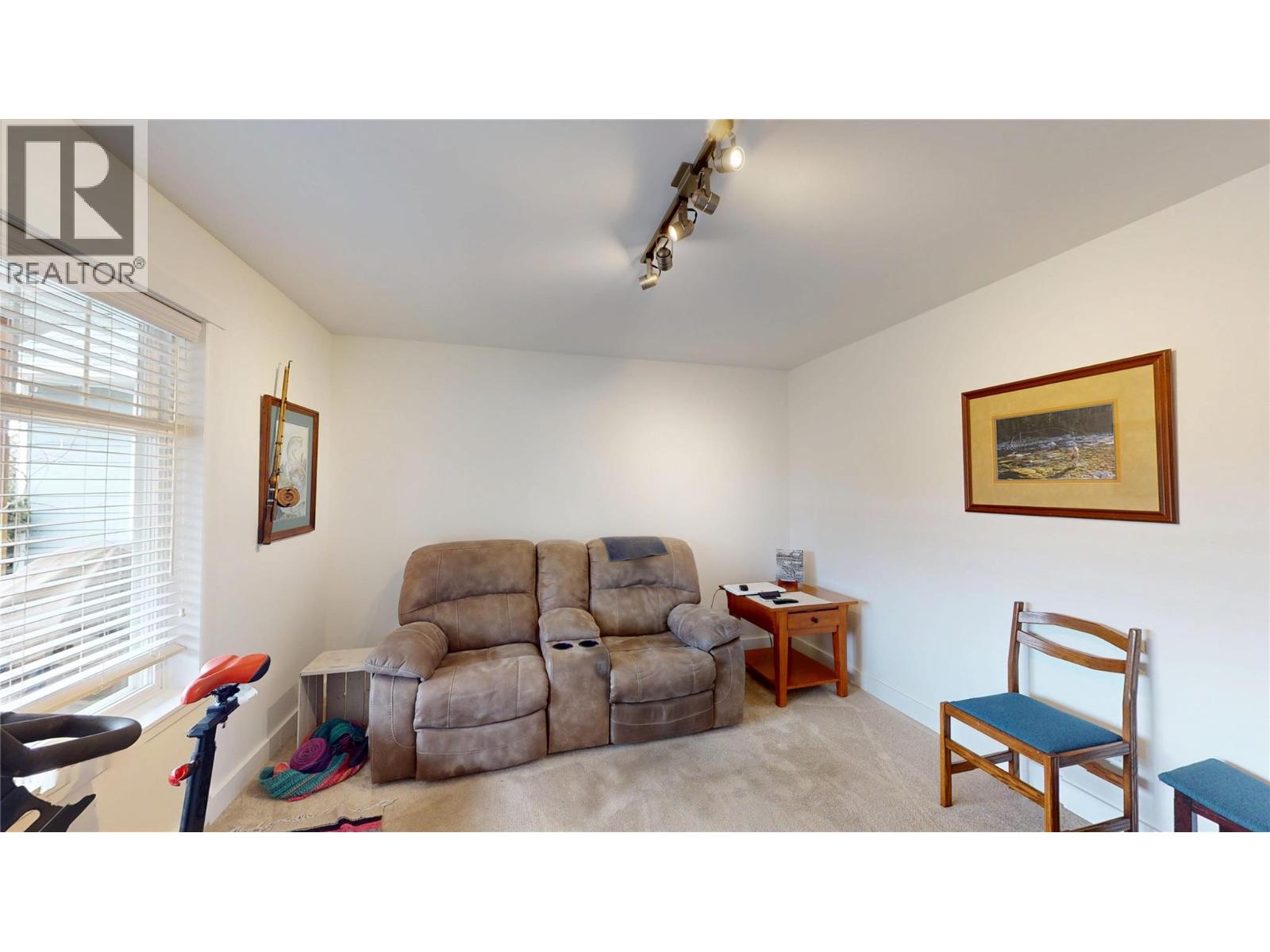 1324 8TH Avenue N, Creston, BC V0B1G6