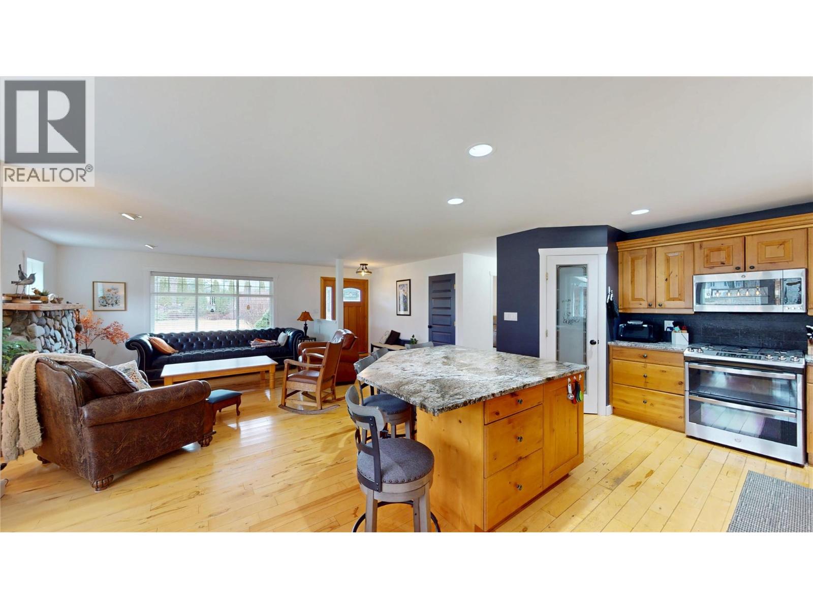 1324 8TH Avenue N, Creston, BC V0B1G6