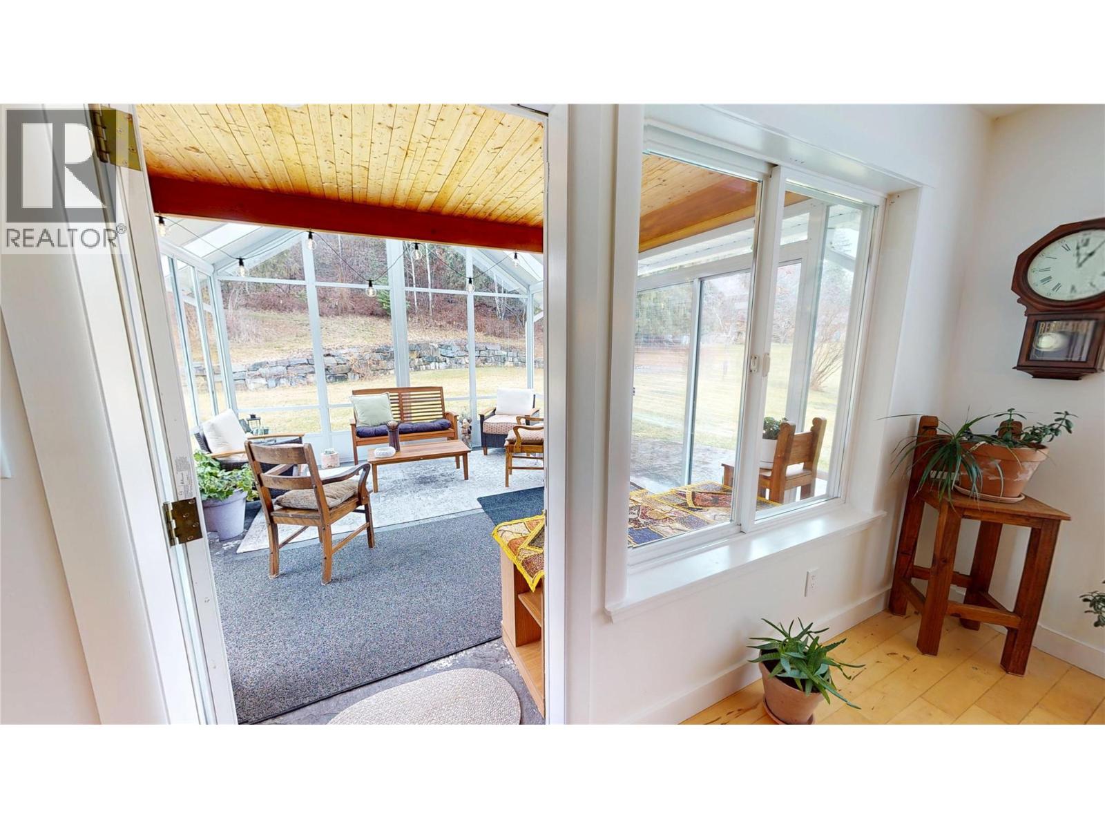 1324 8TH Avenue N, Creston, BC V0B1G6