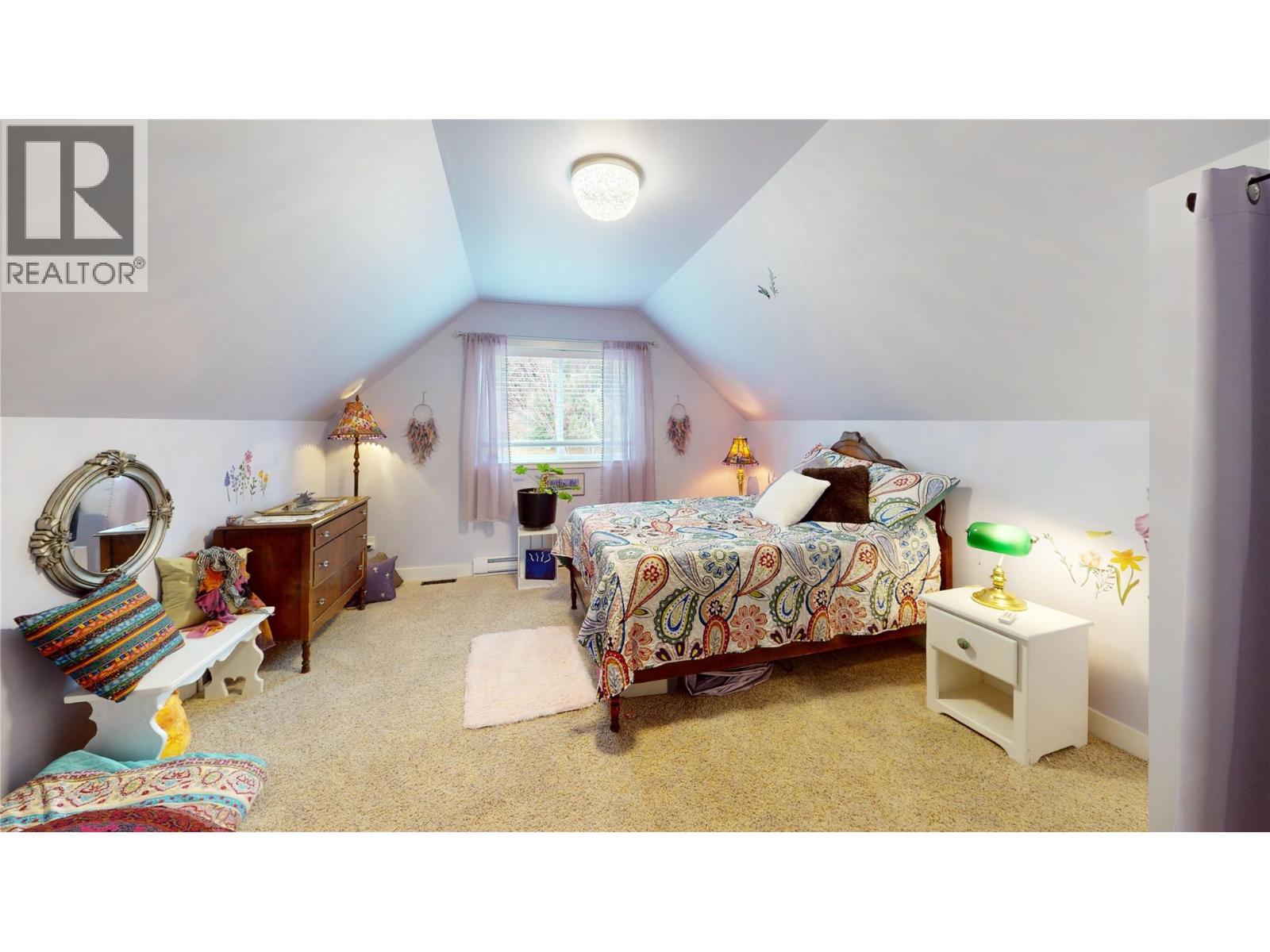 1324 8TH Avenue N, Creston, BC V0B1G6