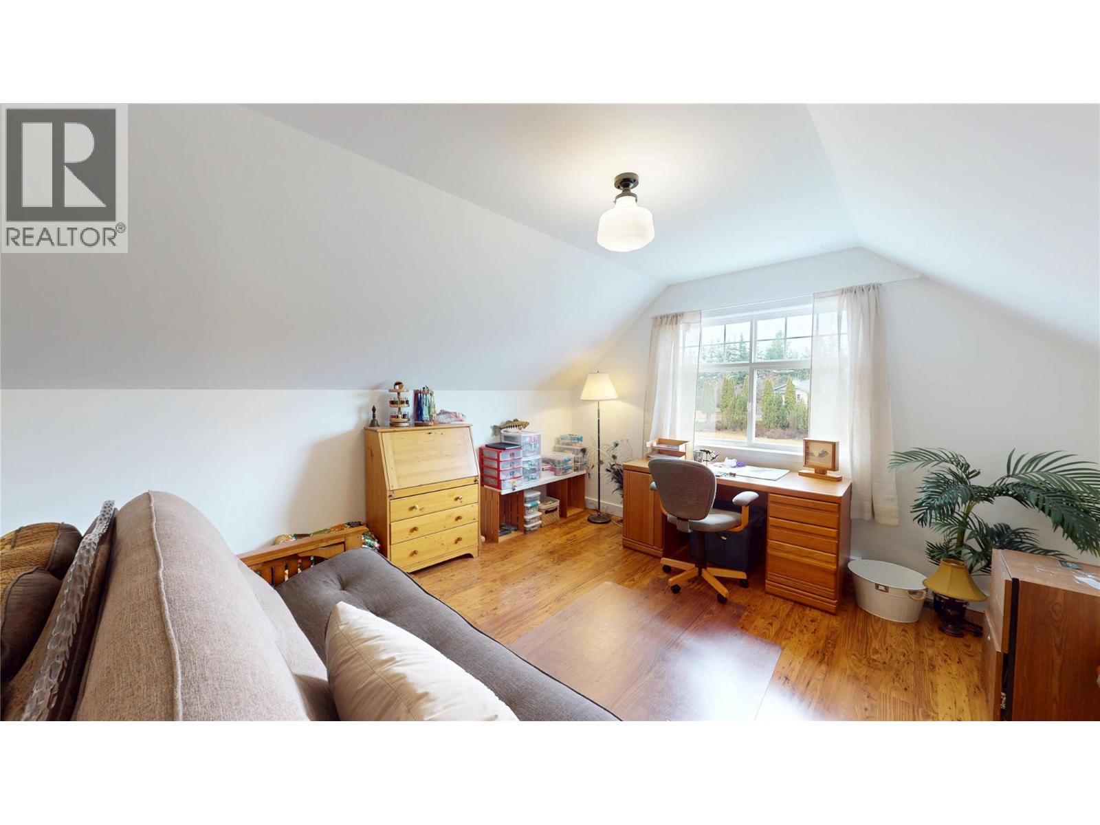 1324 8TH Avenue N, Creston, BC V0B1G6