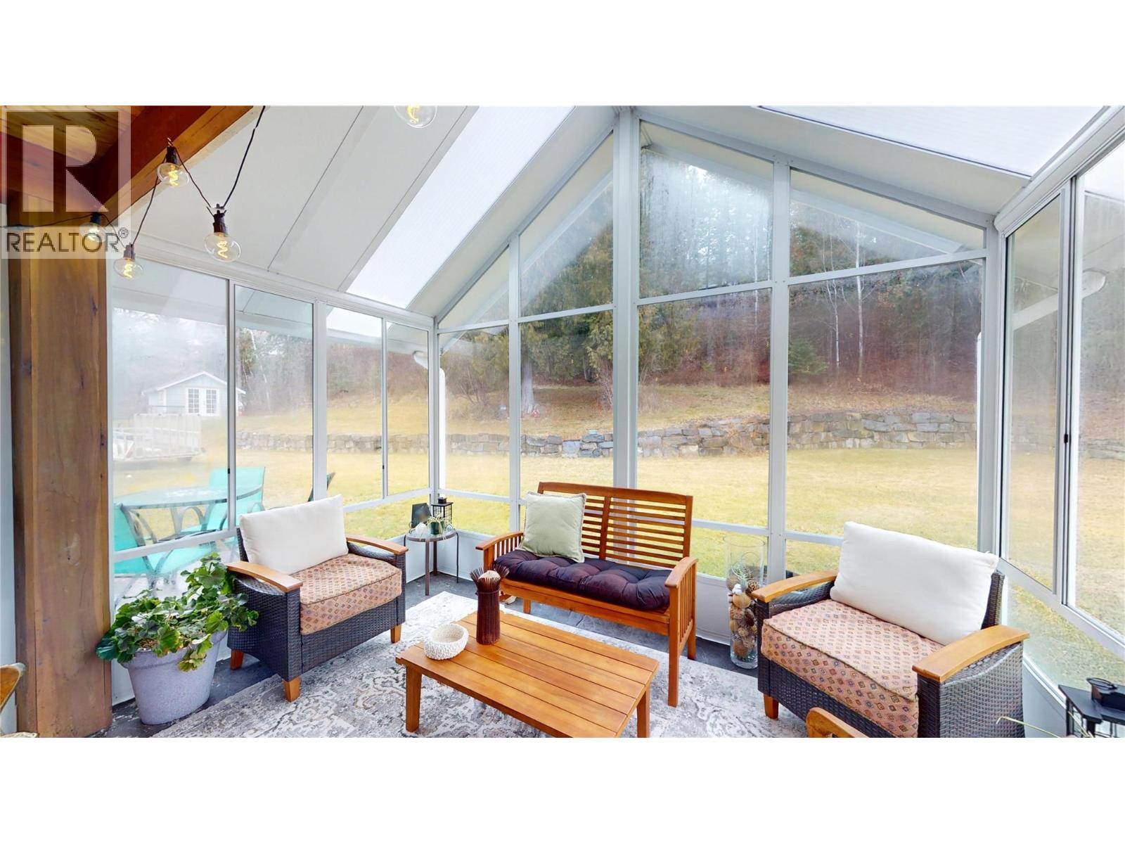 1324 8TH Avenue N, Creston, BC V0B1G6