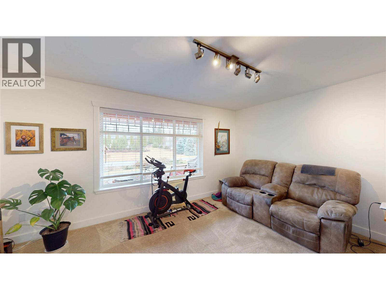 1324 8TH Avenue N, Creston, BC V0B1G6