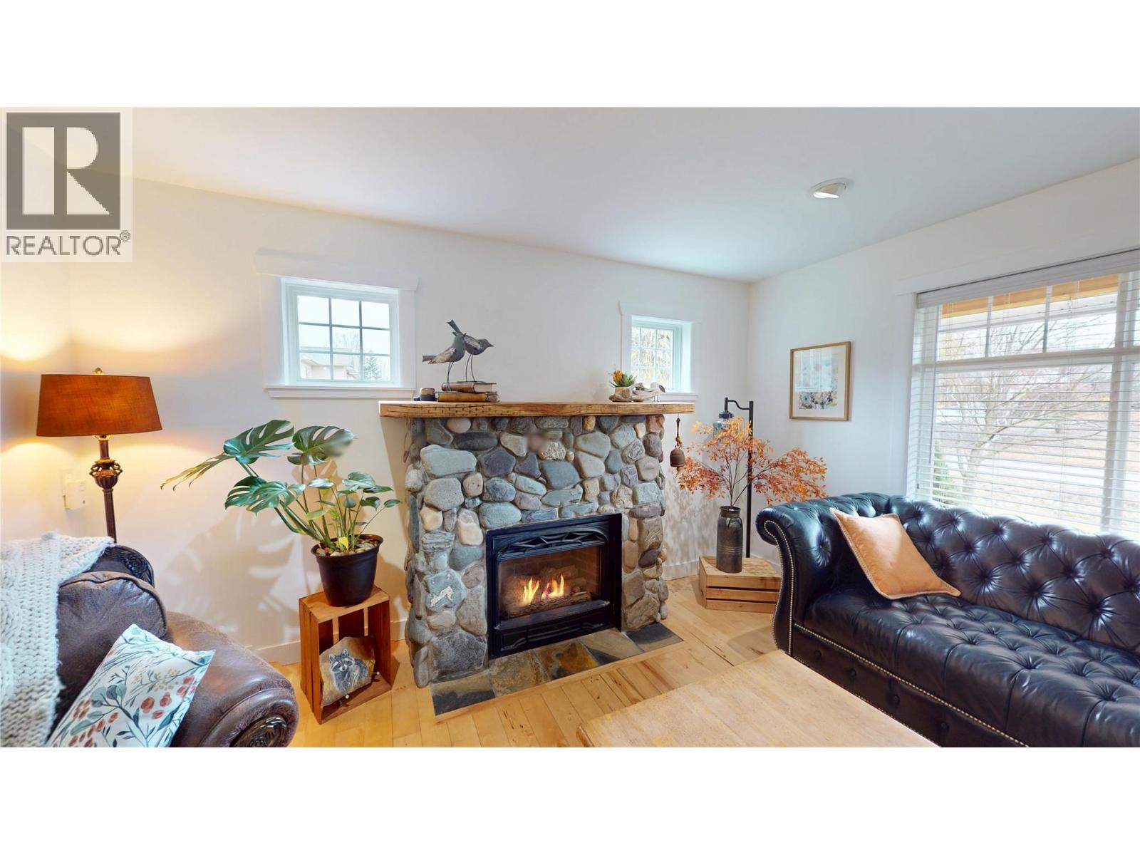 1324 8TH Avenue N, Creston, BC V0B1G6