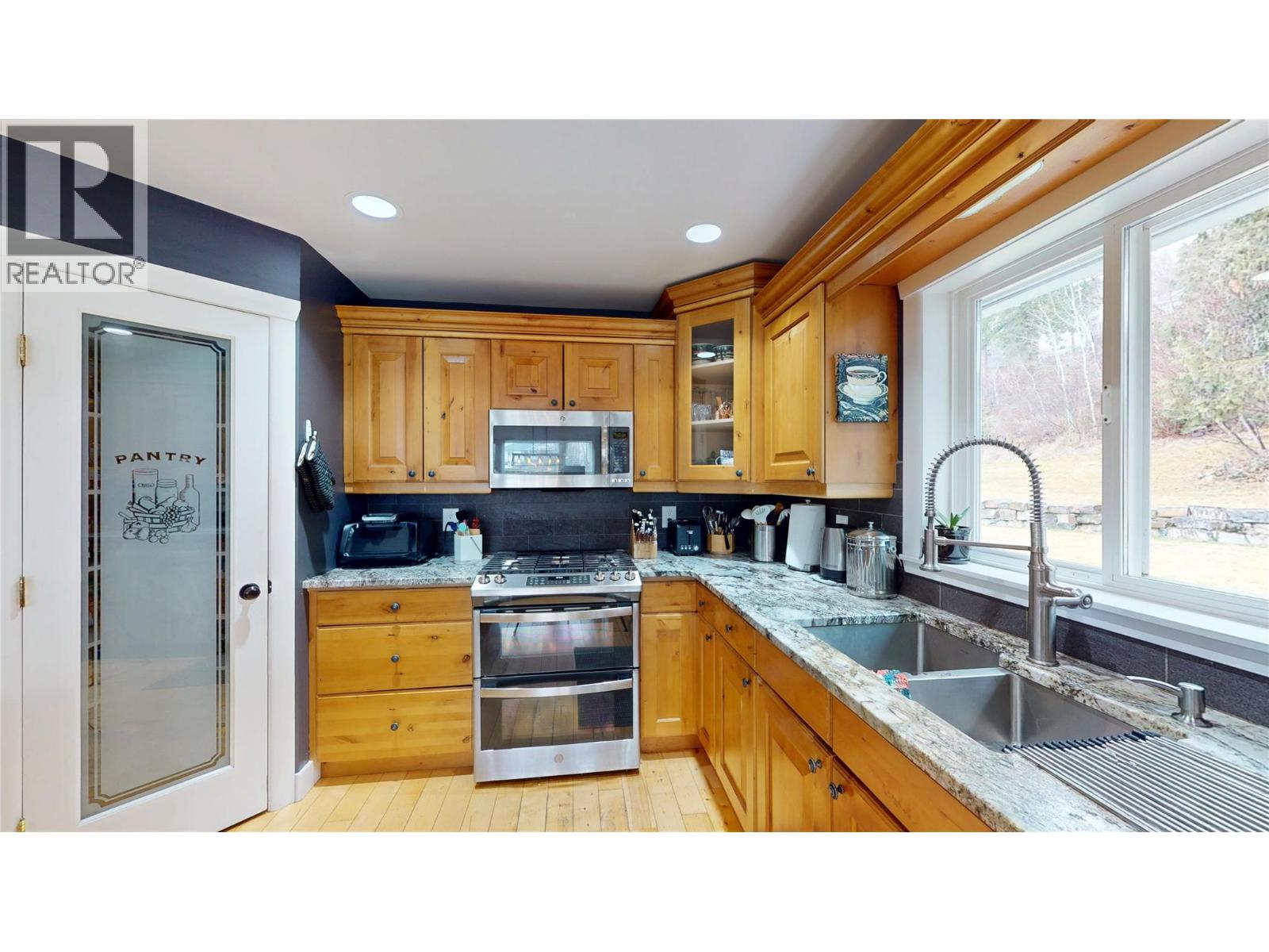 1324 8TH Avenue N, Creston, BC V0B1G6