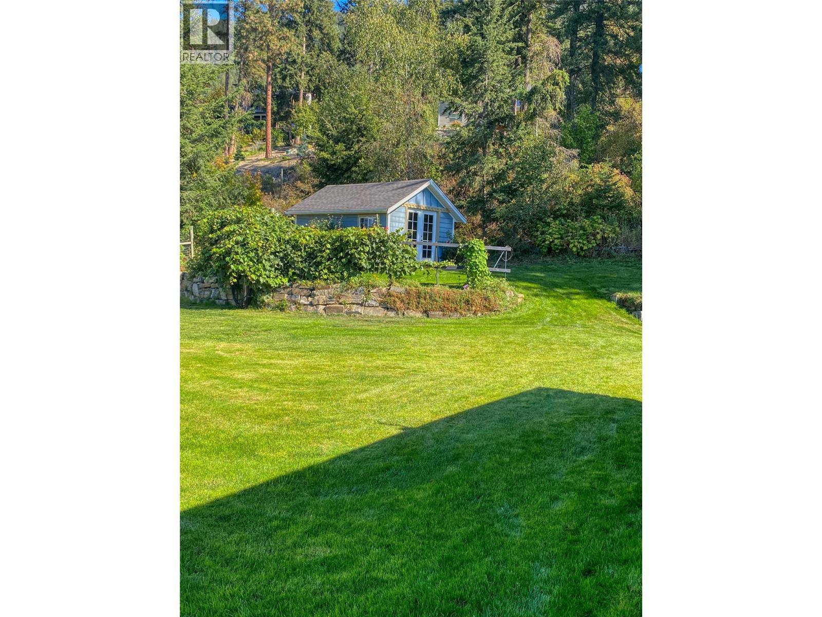 1324 8TH Avenue N, Creston, BC V0B1G6