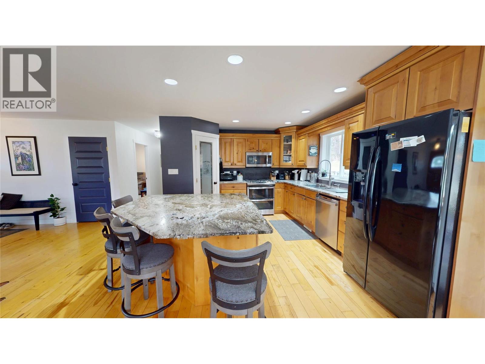 1324 8TH Avenue N, Creston, BC V0B1G6