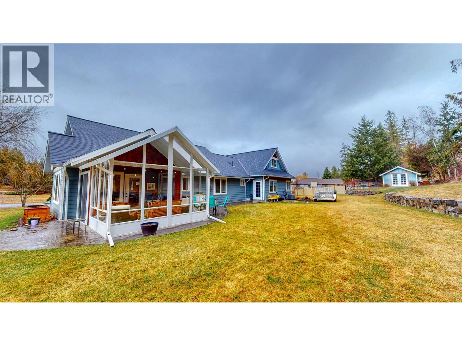 1324 8TH Avenue N, Creston, BC V0B1G6