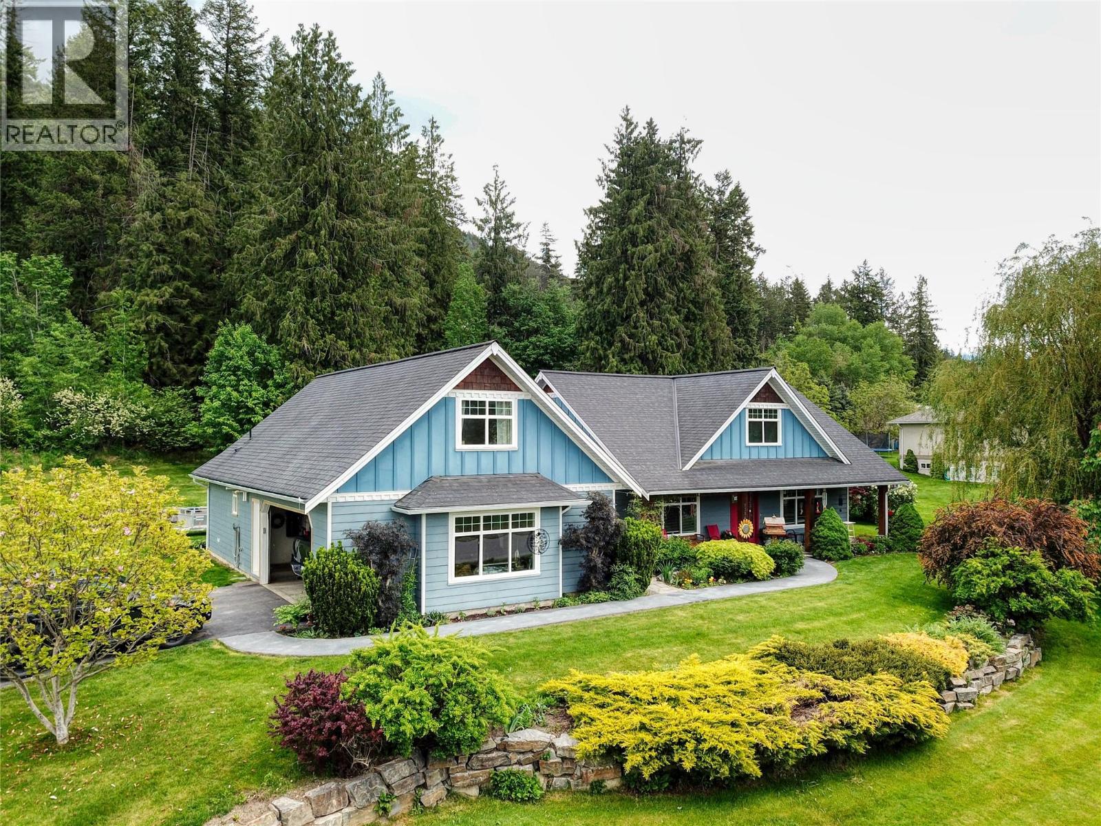 1324 8TH Avenue N, Creston, BC V0B1G6