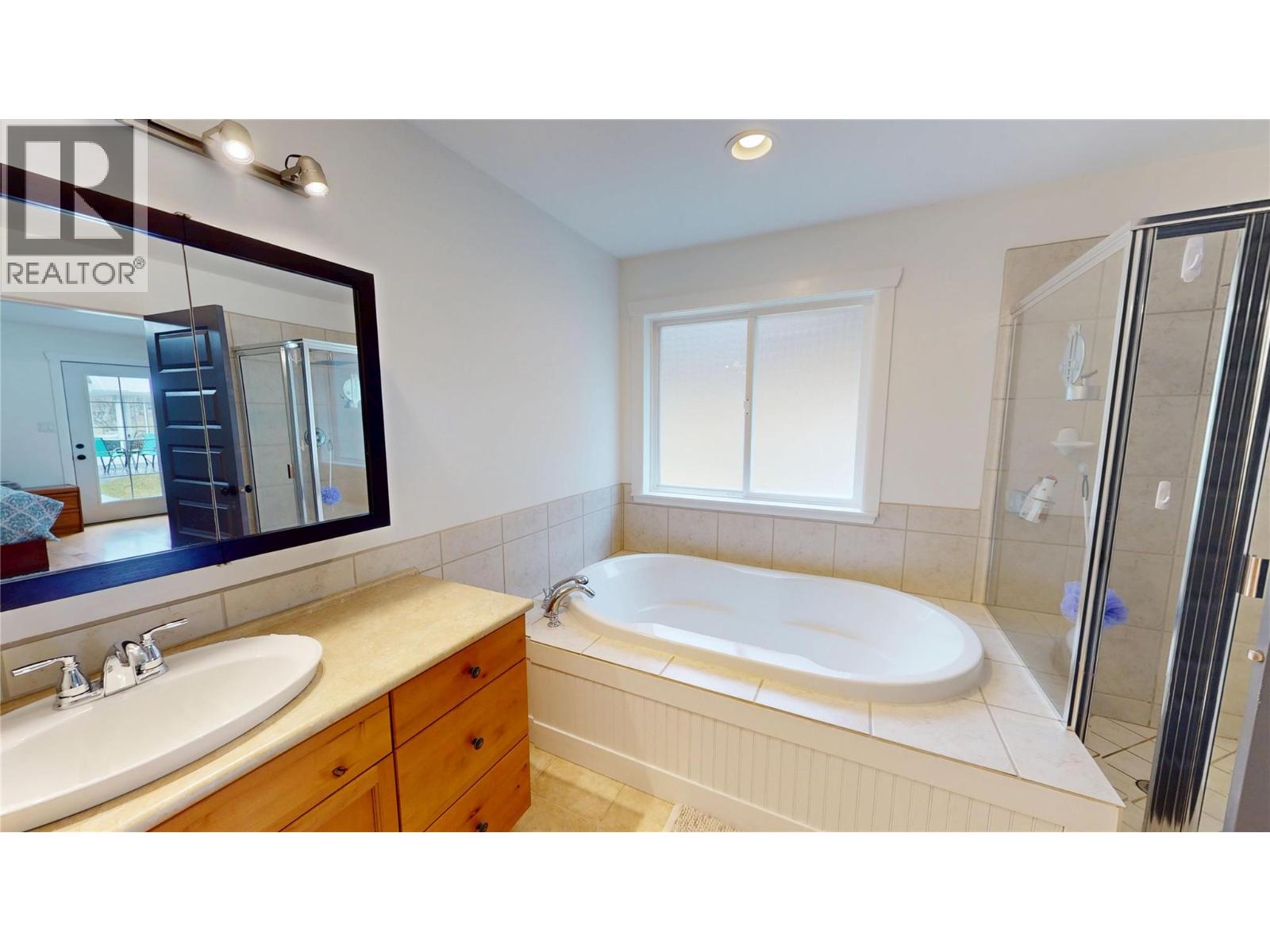 1324 8TH Avenue N, Creston, BC V0B1G6