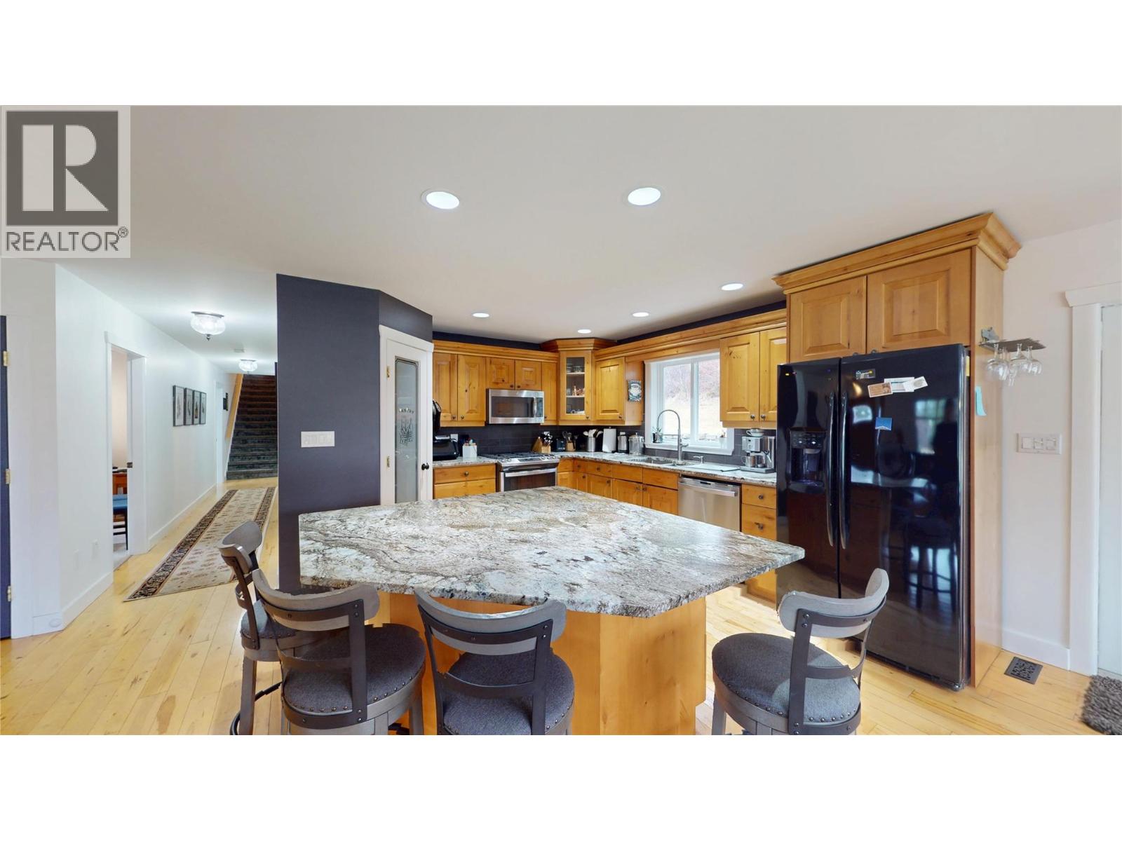 1324 8TH Avenue N, Creston, BC V0B1G6