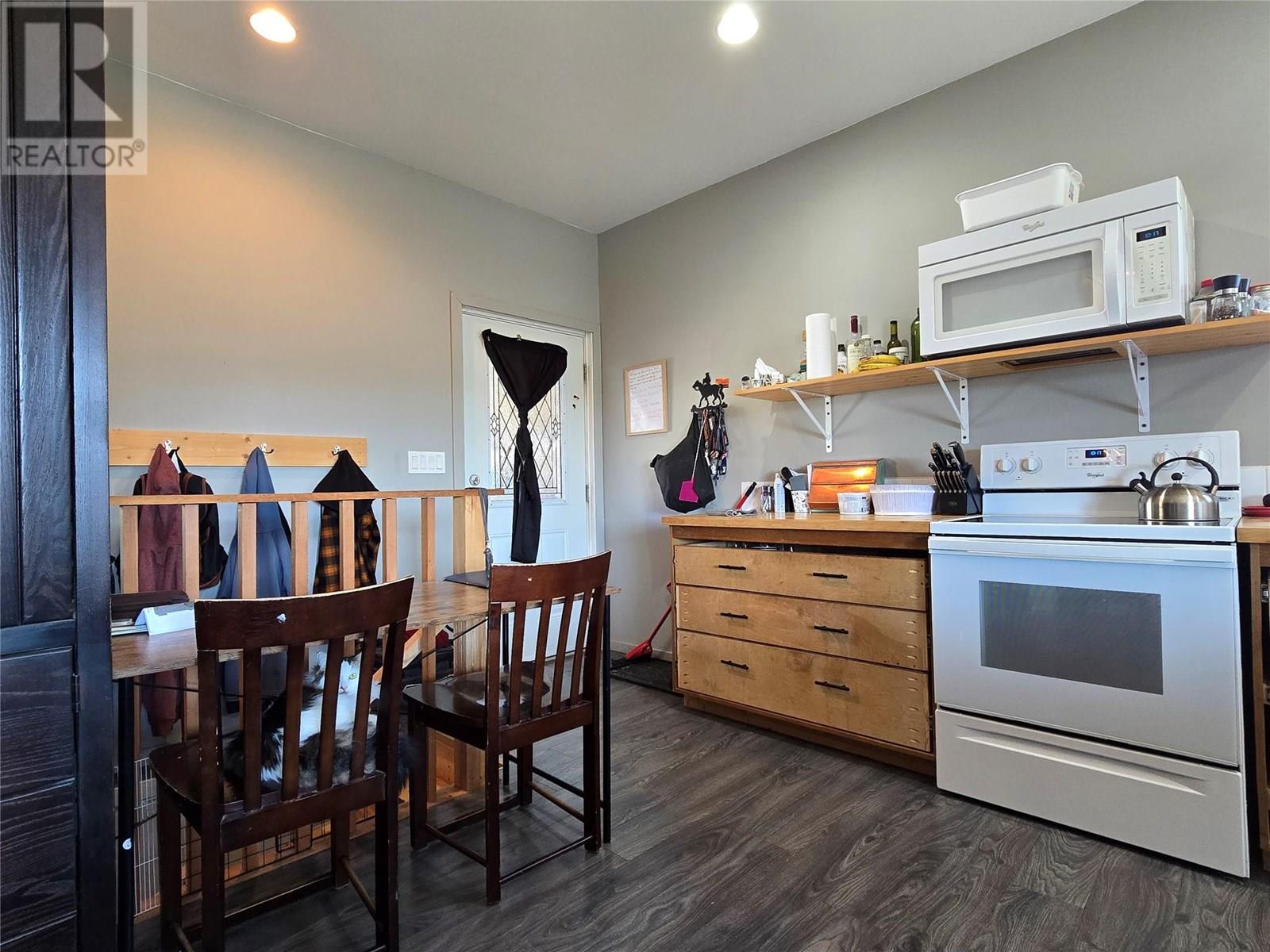 7145 Princeton Kamloops  5a Highway, Kamloops, British Columbia  V2H 0B6 - Photo 4 - 10357576
