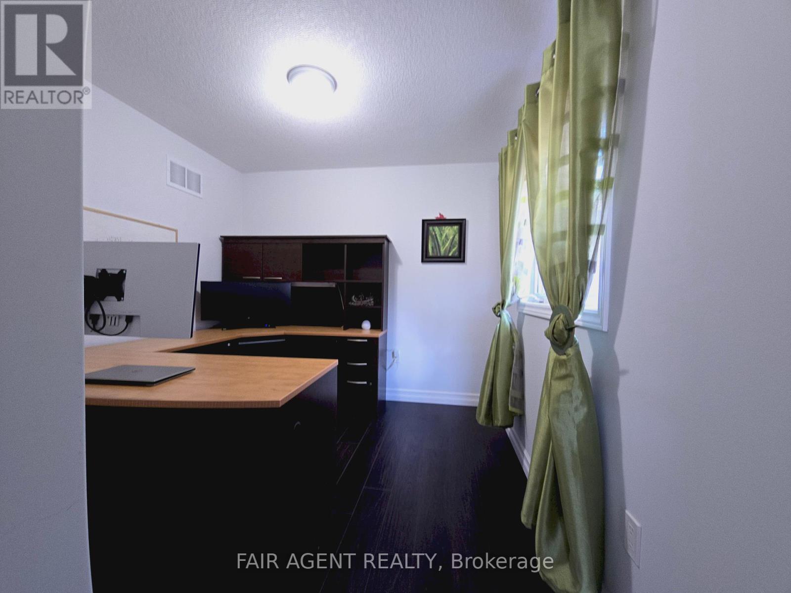 60 Holt Drive, New Tecumseth, Ontario  L9R 1Z6 - Photo 13 - N12277052