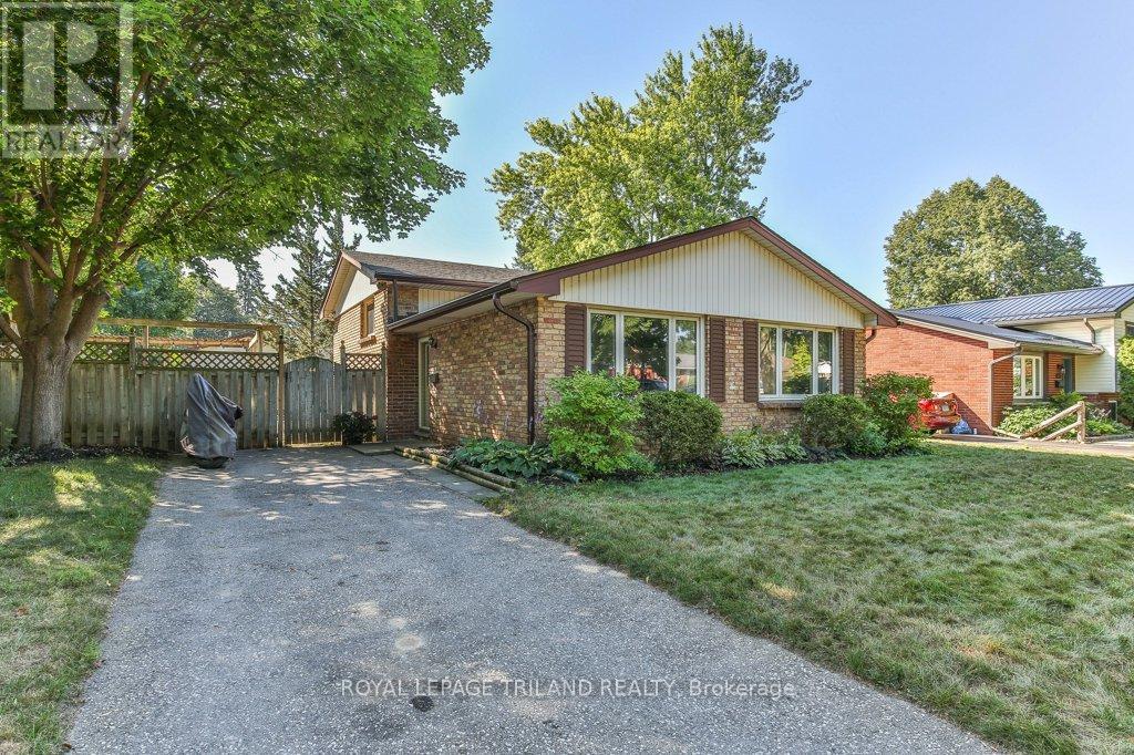 Property at 44 TWEED CRESCENT image 1