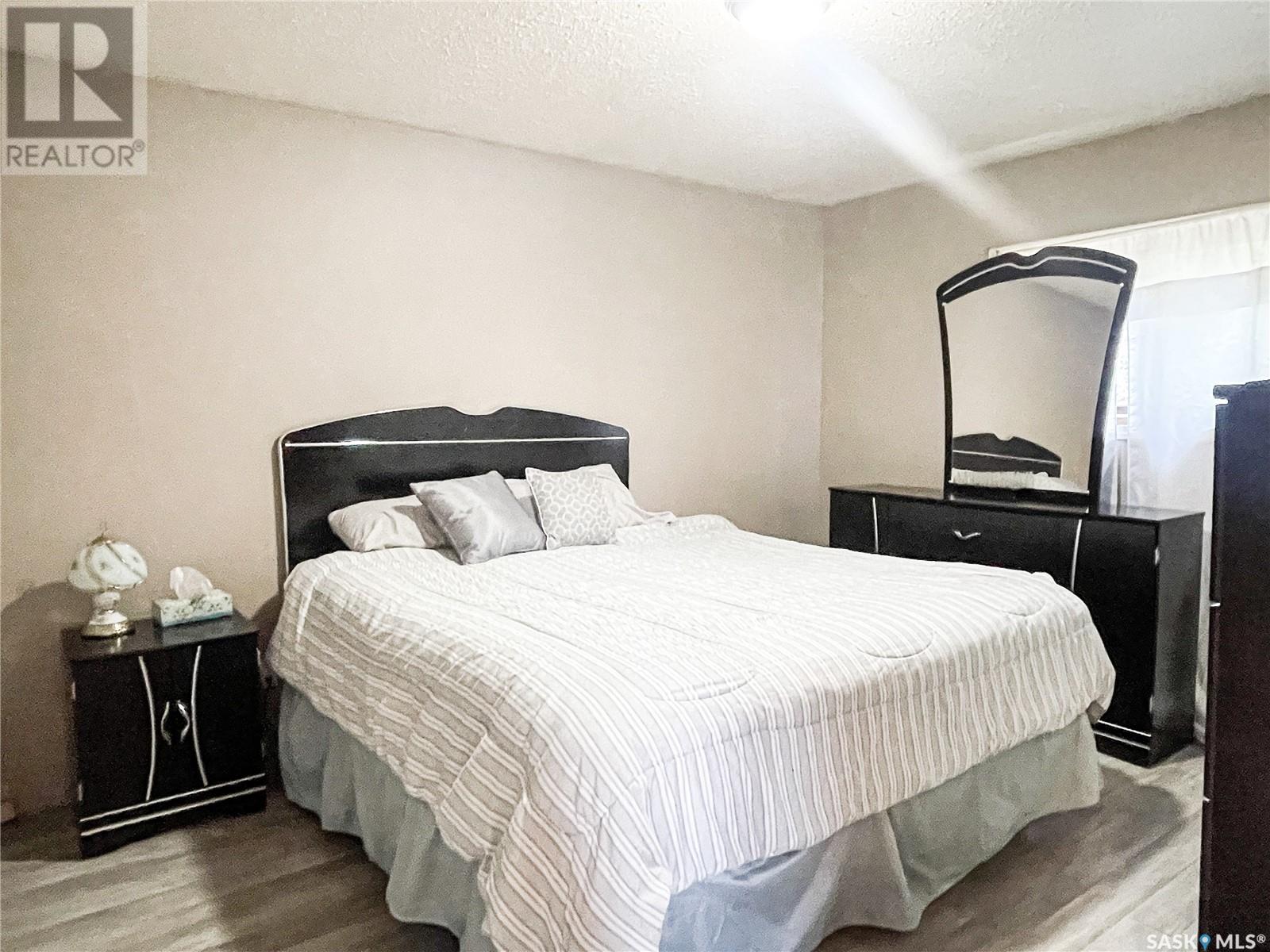 405 1st Street E, Meadow Lake, Saskatchewan  S9X 1E8 - Photo 11 - SK014002