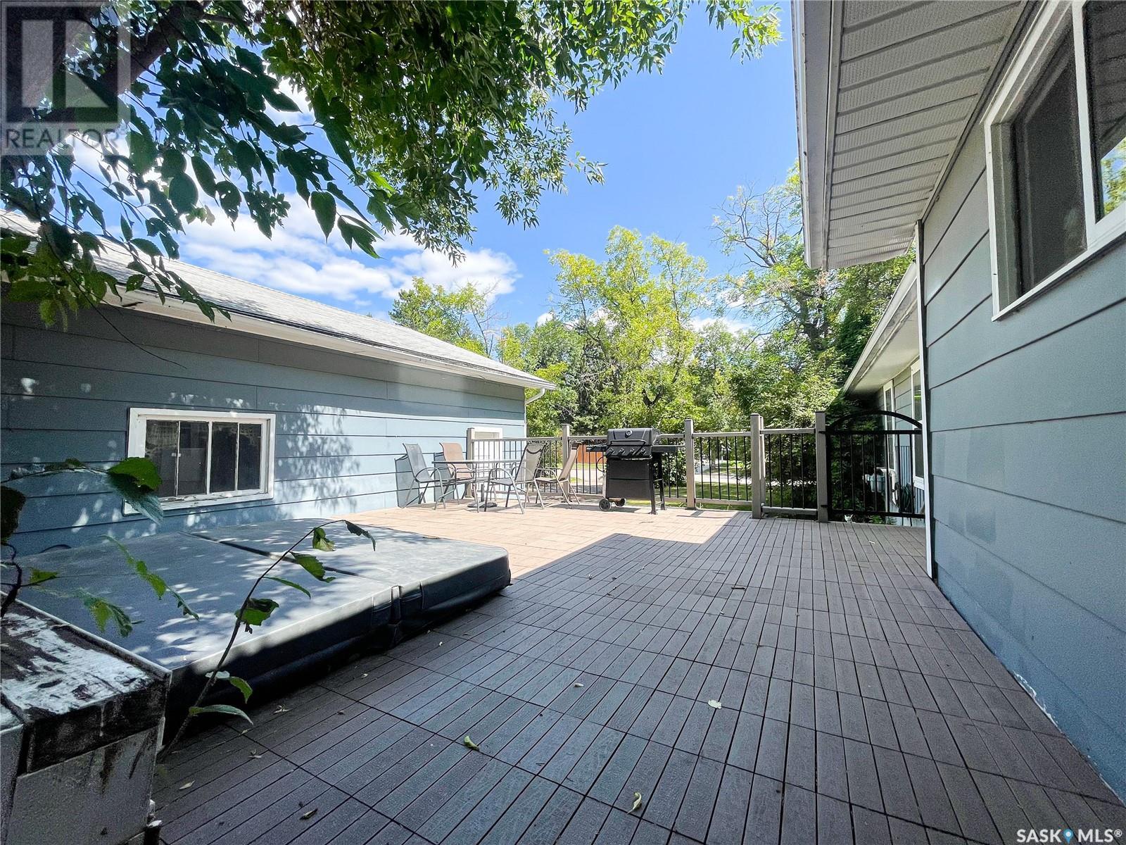 405 1st Street E, Meadow Lake, Saskatchewan  S9X 1E8 - Photo 18 - SK014002