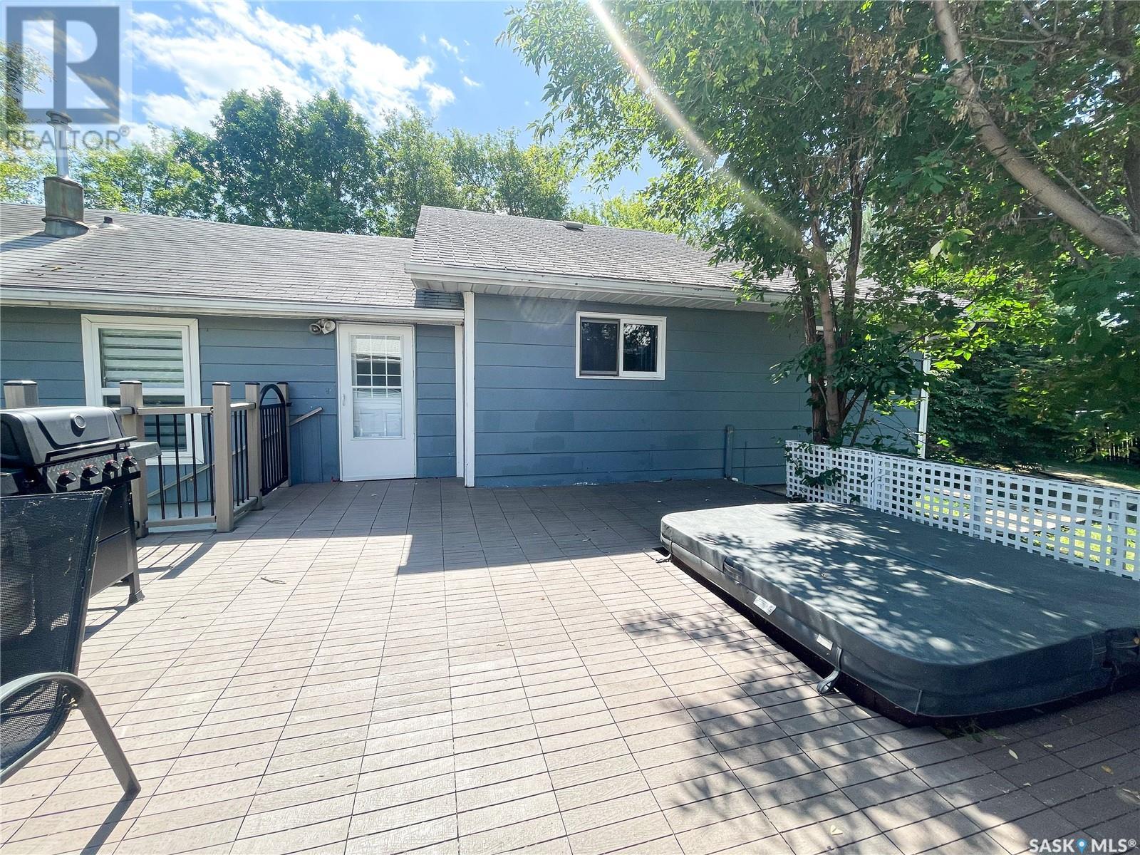 405 1st Street E, Meadow Lake, Saskatchewan  S9X 1E8 - Photo 19 - SK014002