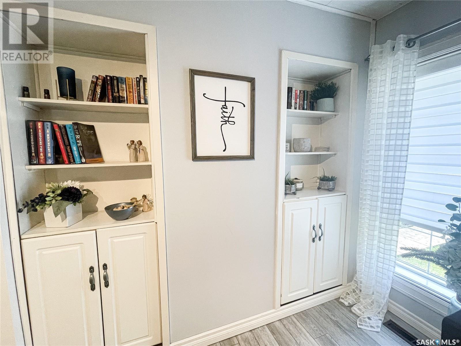 405 1st Street E, Meadow Lake, Saskatchewan  S9X 1E8 - Photo 9 - SK014002