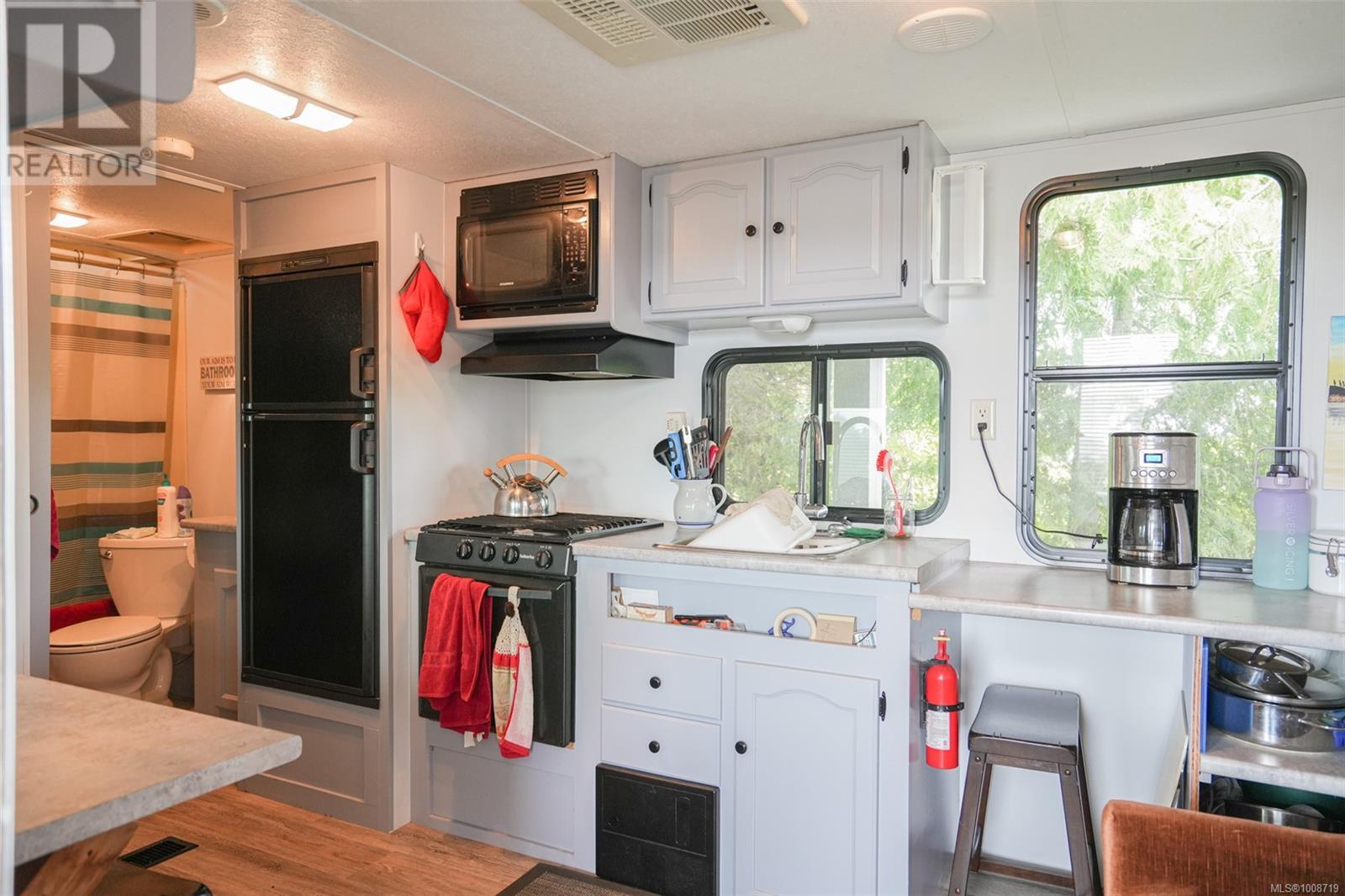 1098 Sixth Ave, Ucluelet, British Columbia  V0R 3A0 - Photo 18 - 1008719