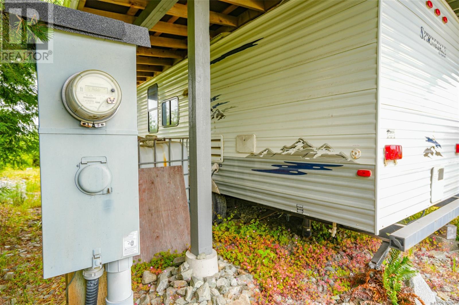 1098 Sixth Ave, Ucluelet, British Columbia  V0R 3A0 - Photo 9 - 1008719