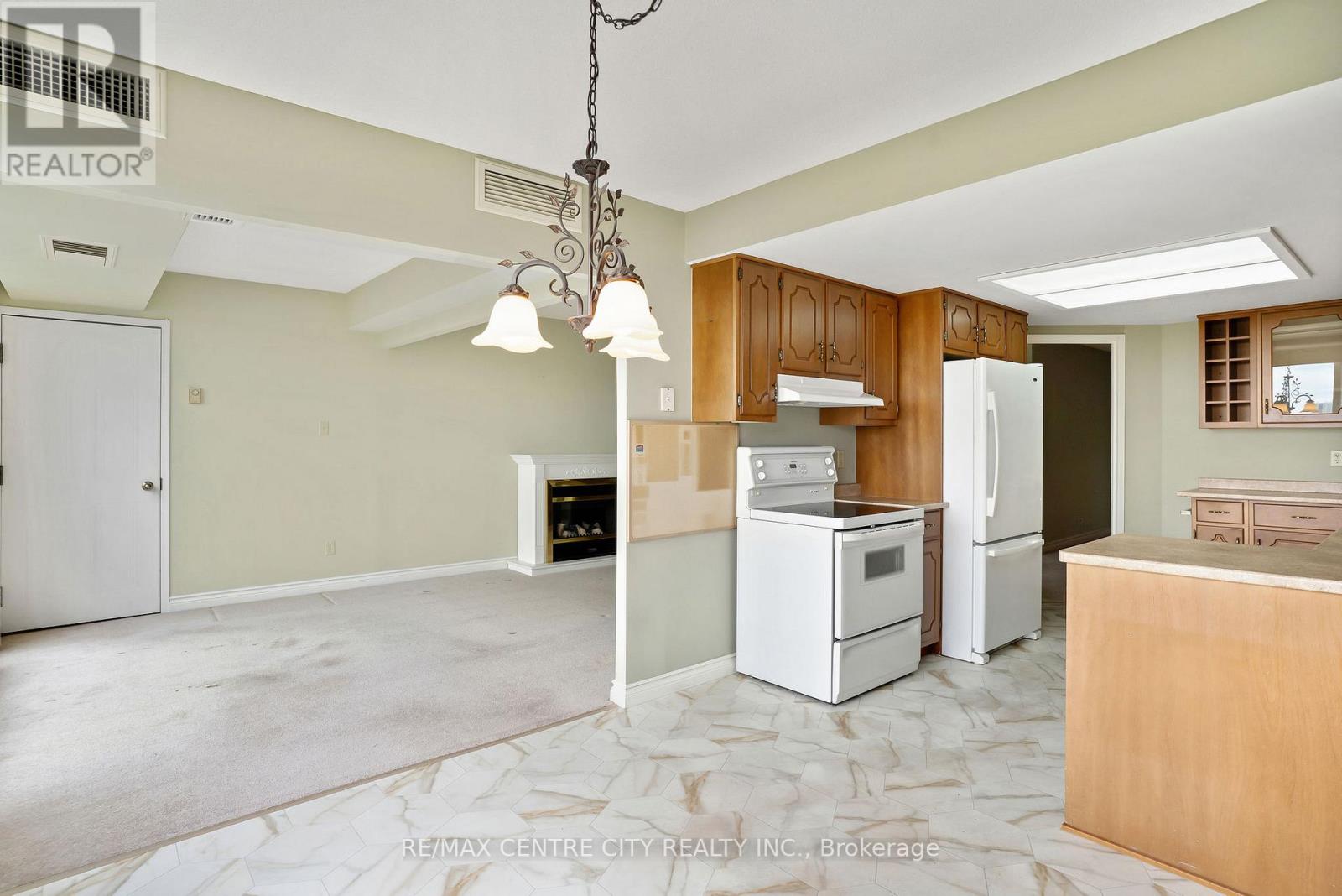 808 - 4 Willow Street, Waterloo, Ontario  N2J 4S2 - Photo 14 - X12313068