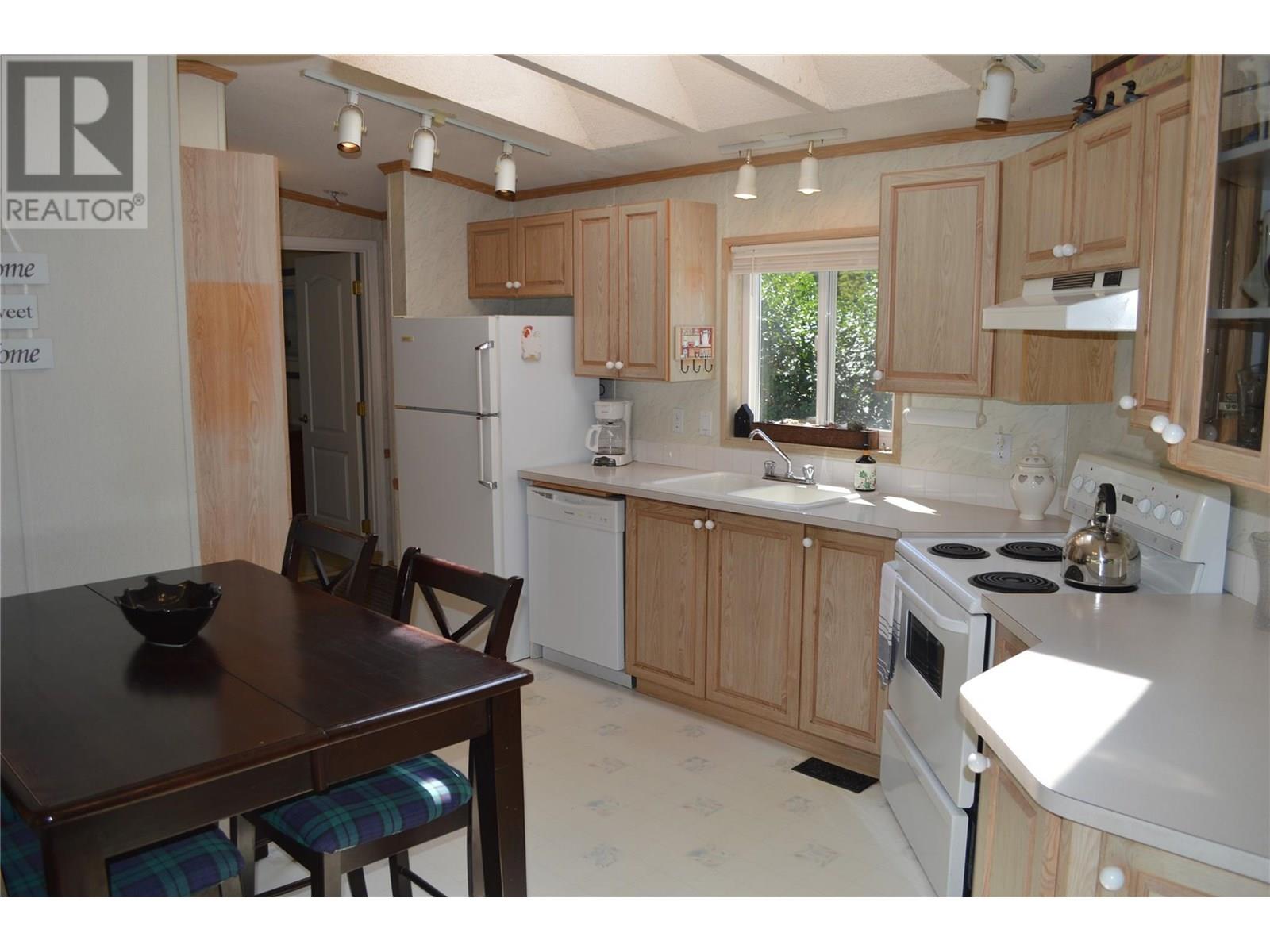 690 Copper Avenue N, Greenwood, British Columbia  V0H 1J0 - Photo 16 - 10357352