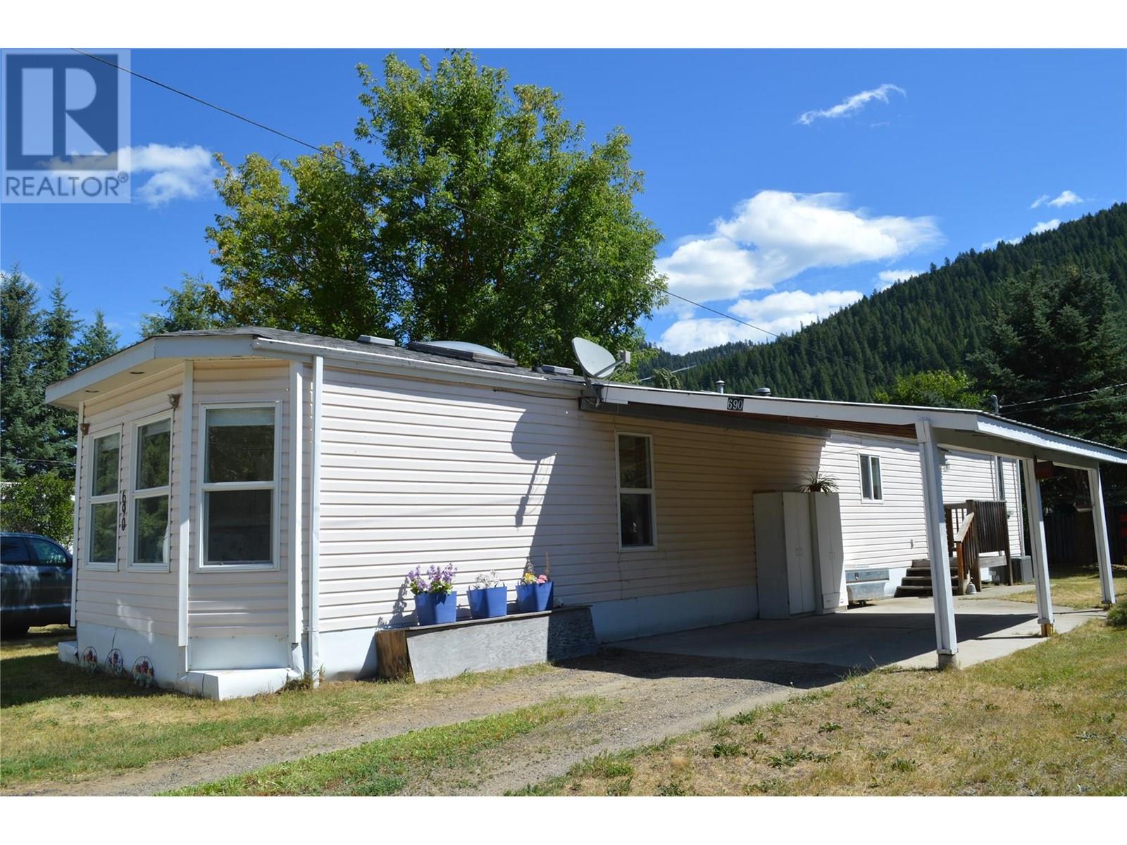 690 Copper Avenue N, Greenwood, British Columbia  V0H 1J0 - Photo 7 - 10357352