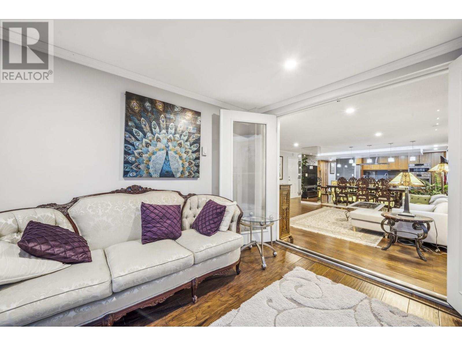 Property at 602 2090 ARGYLE AVENUE image 3