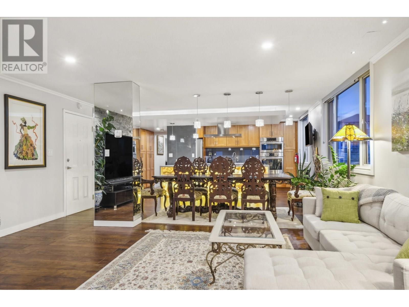 Property at 602 2090 ARGYLE AVENUE image 4