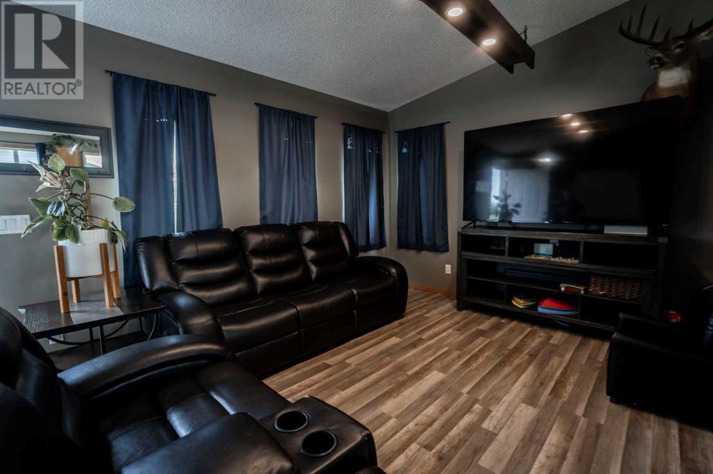 Property at 5214 45 ST image 3