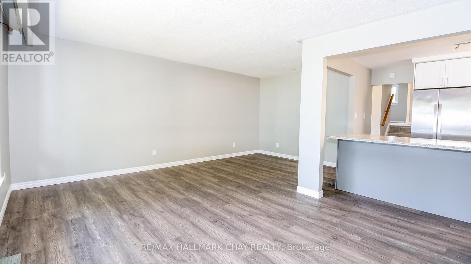 71 Briar Road, Barrie, Ontario  L4N 3M5 - Photo 5 - S12312920