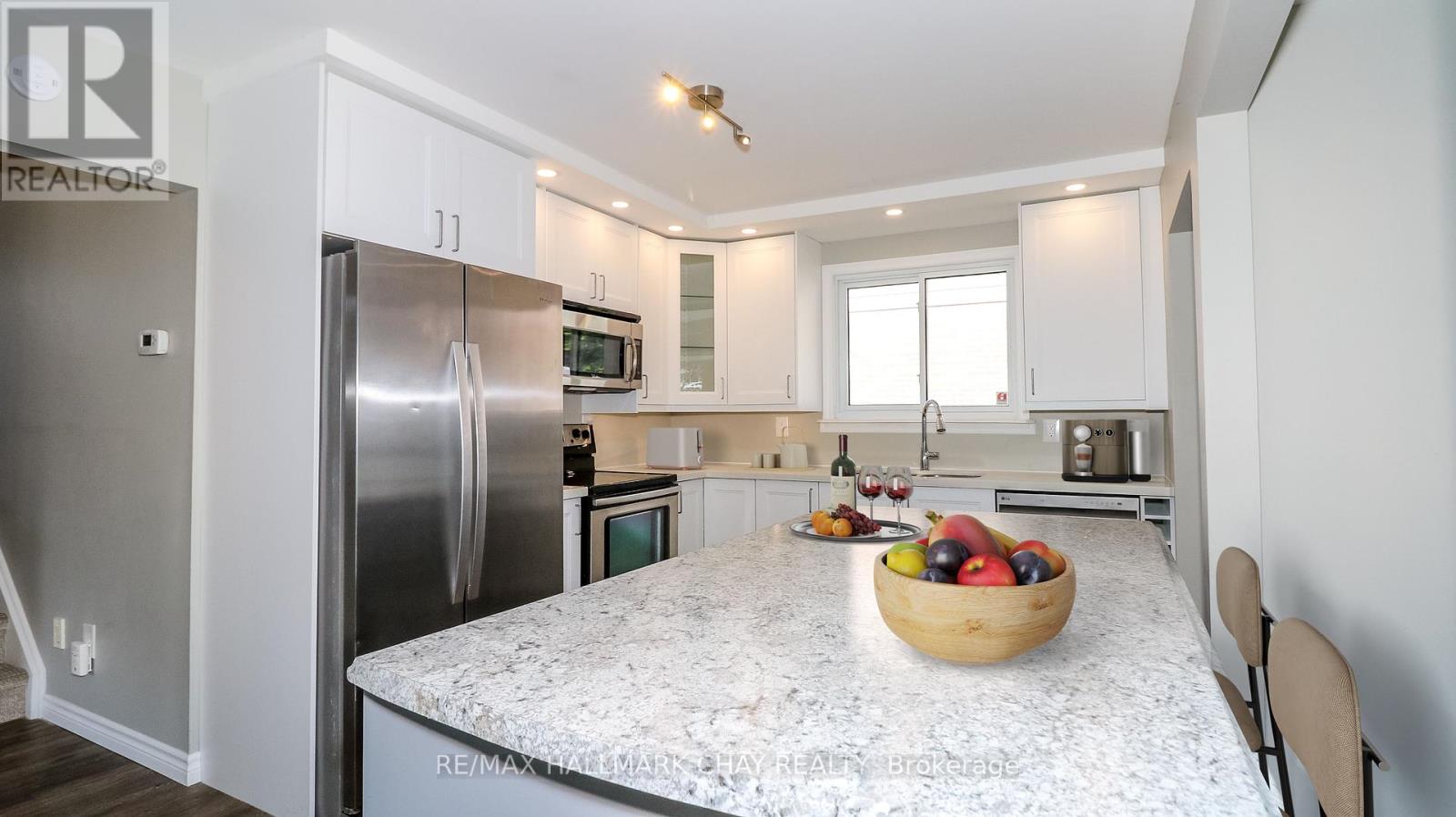 71 Briar Road, Barrie, Ontario  L4N 3M5 - Photo 7 - S12312920