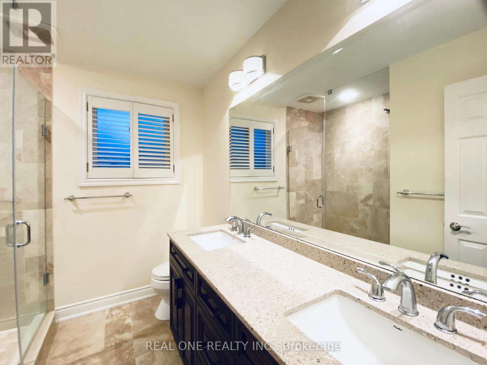 Upper Unit - 1759 Sherwood Forrest Circle, Mississauga, Ontario  L5K 2H7 - Photo 20 - W12312909