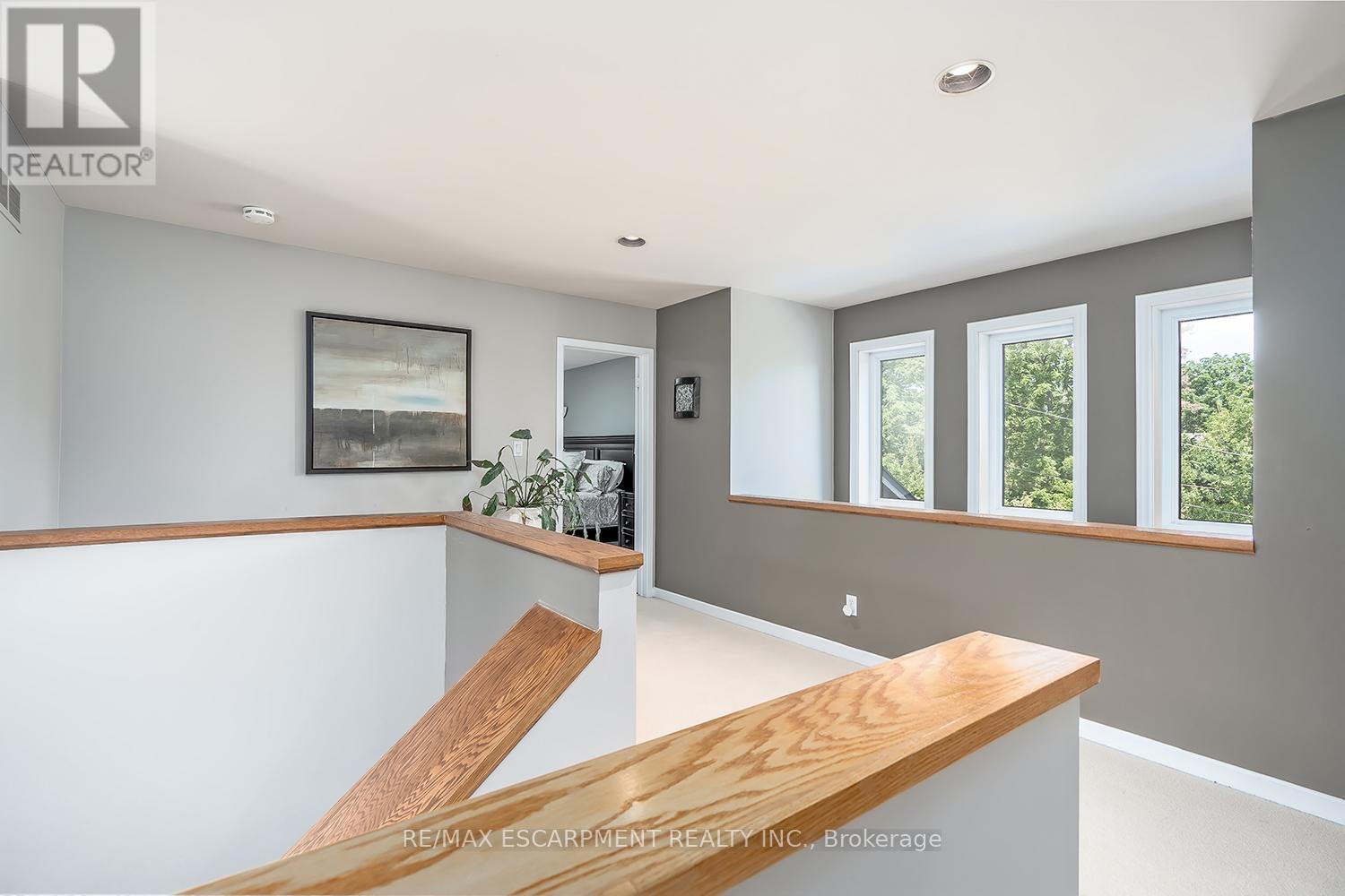 275 Alexander Court, Burlington, Ontario  L7R 4G1 - Photo 27 - W12313019